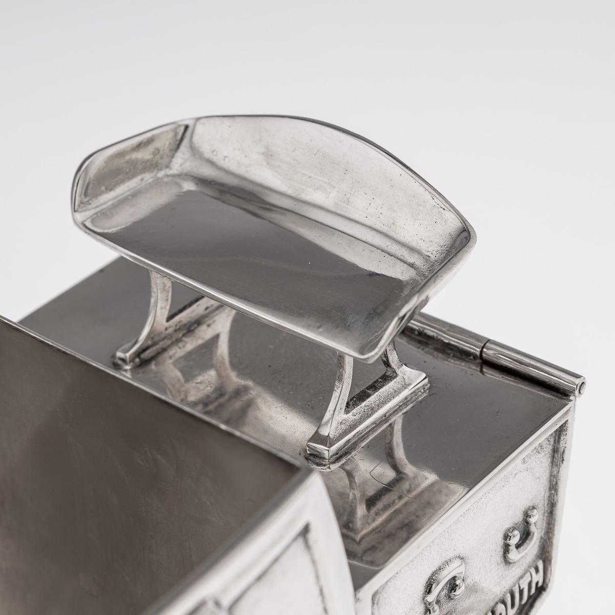 Novità del 20° secolo, compendio per fumatori americano in argento massiccio, Gorham c.1930 in vendita 7