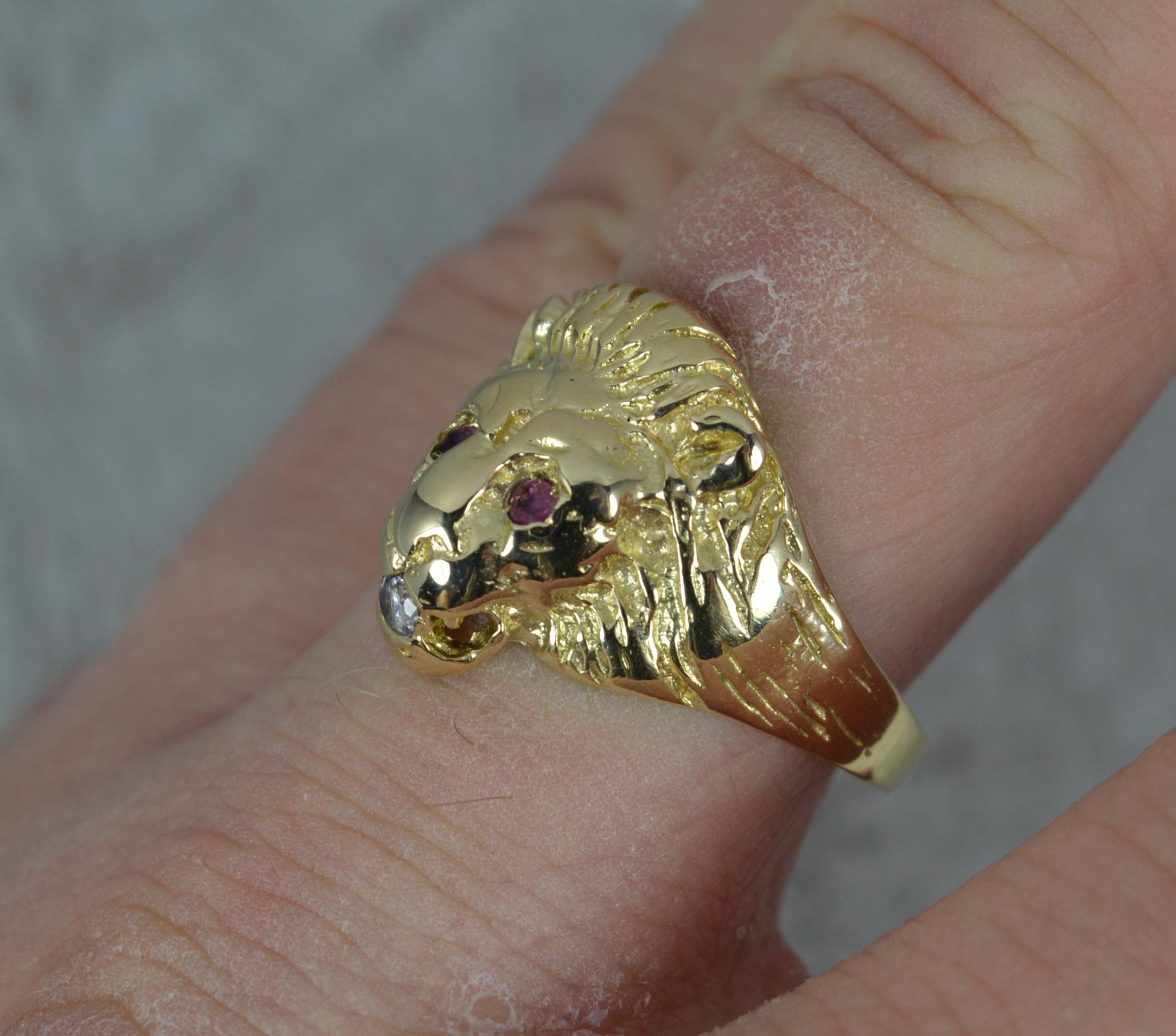 9ct gold lion ring