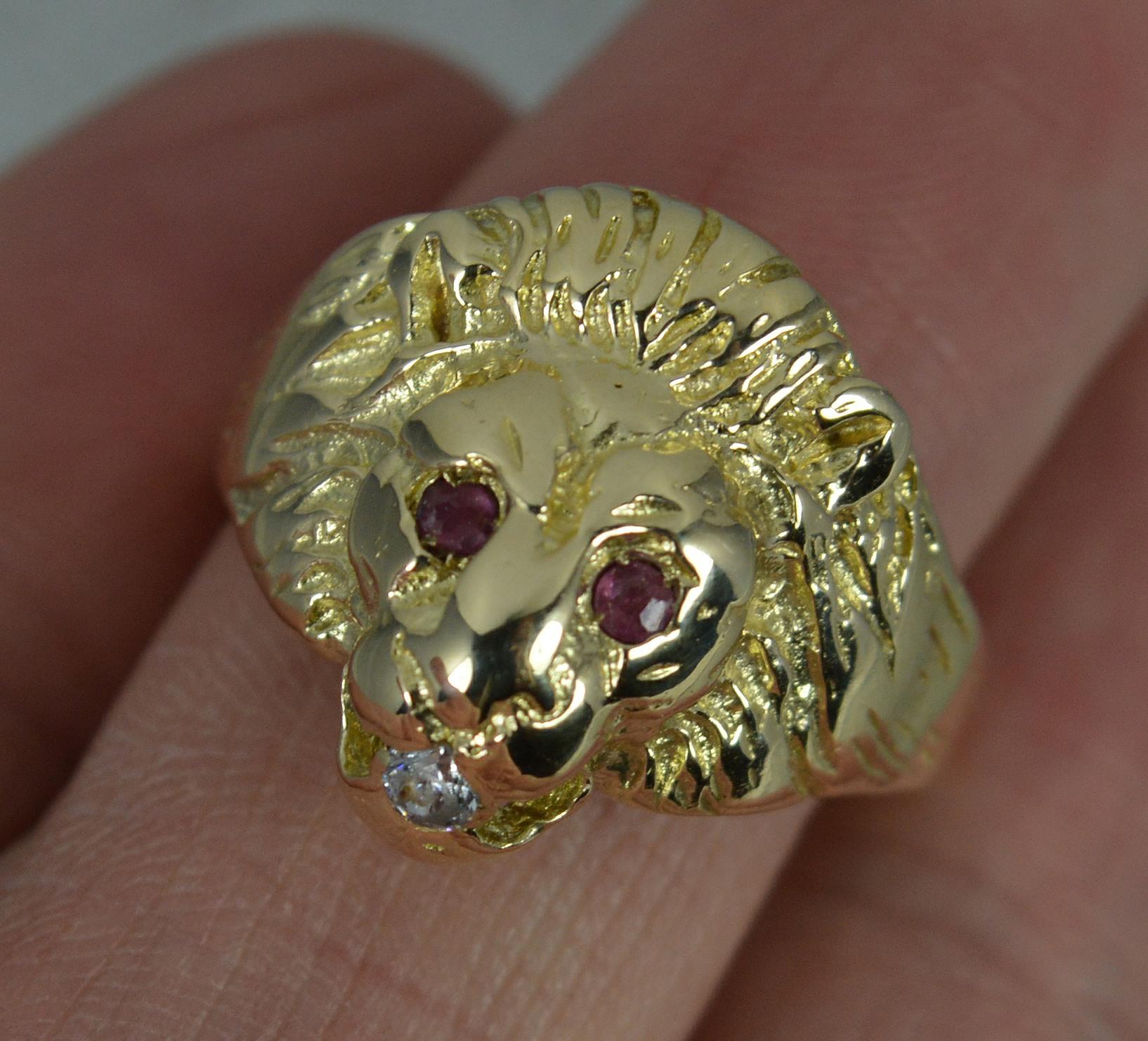 Women's Novelty 9ct Gold Lion Head Bust Ruby Signet Ring