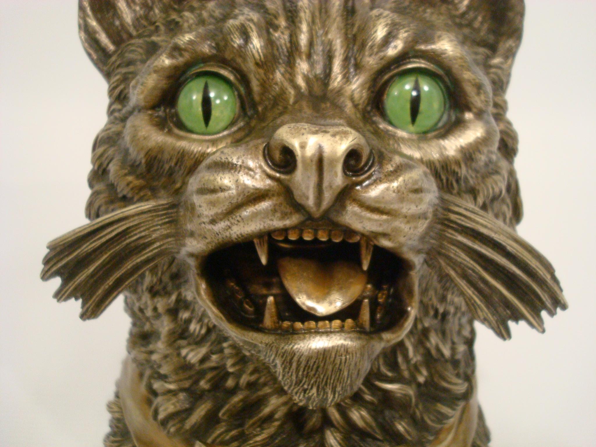 Humidor-Skulptur eines Katzenkopfes aus Bronze, Zigarren/Zigarettenform (Französisch) im Angebot