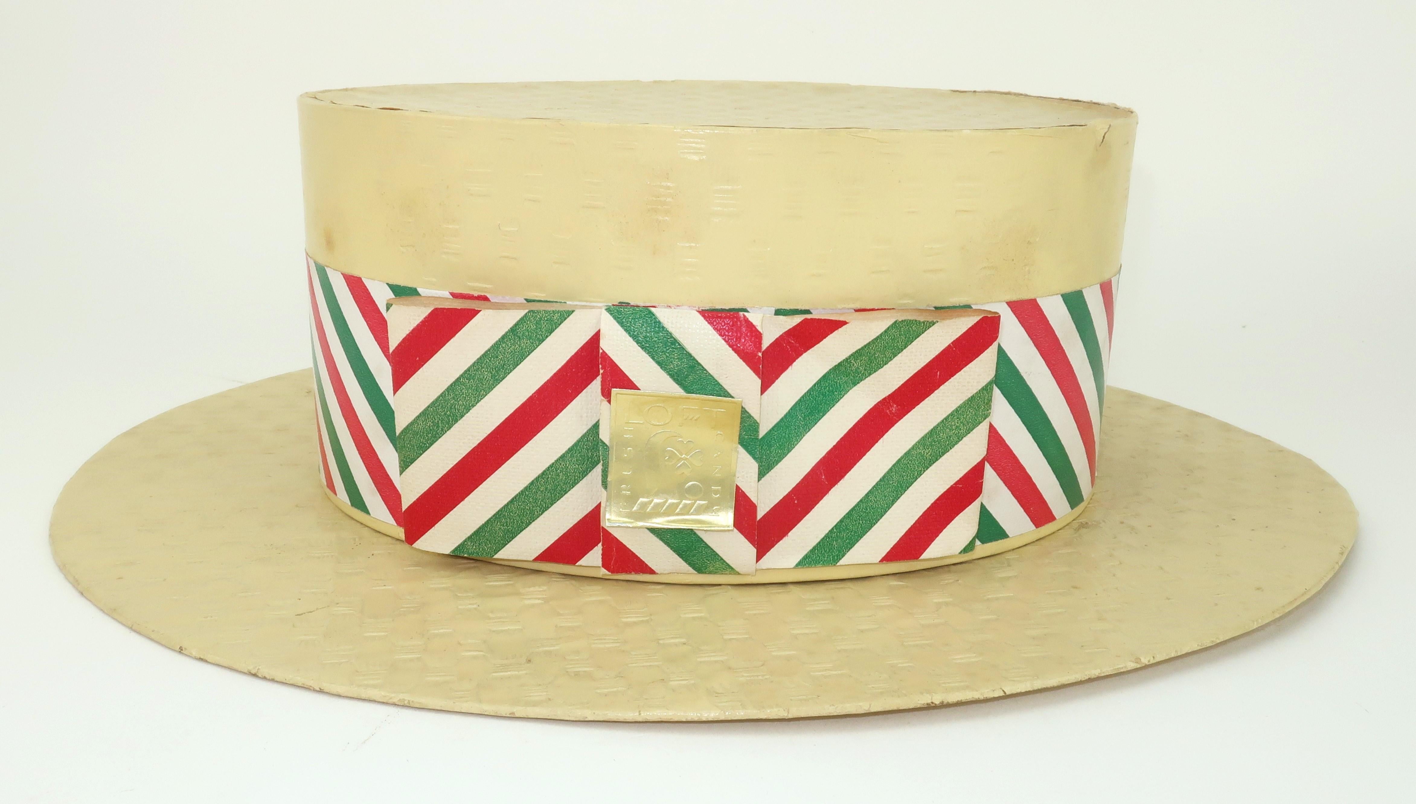 Novelty Loft Hat Box Candy Container, 1940's In Fair Condition For Sale In Atlanta, GA