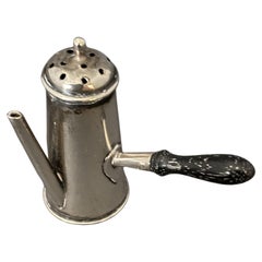 Poivrière miniature en argent A Silver Chester 1900