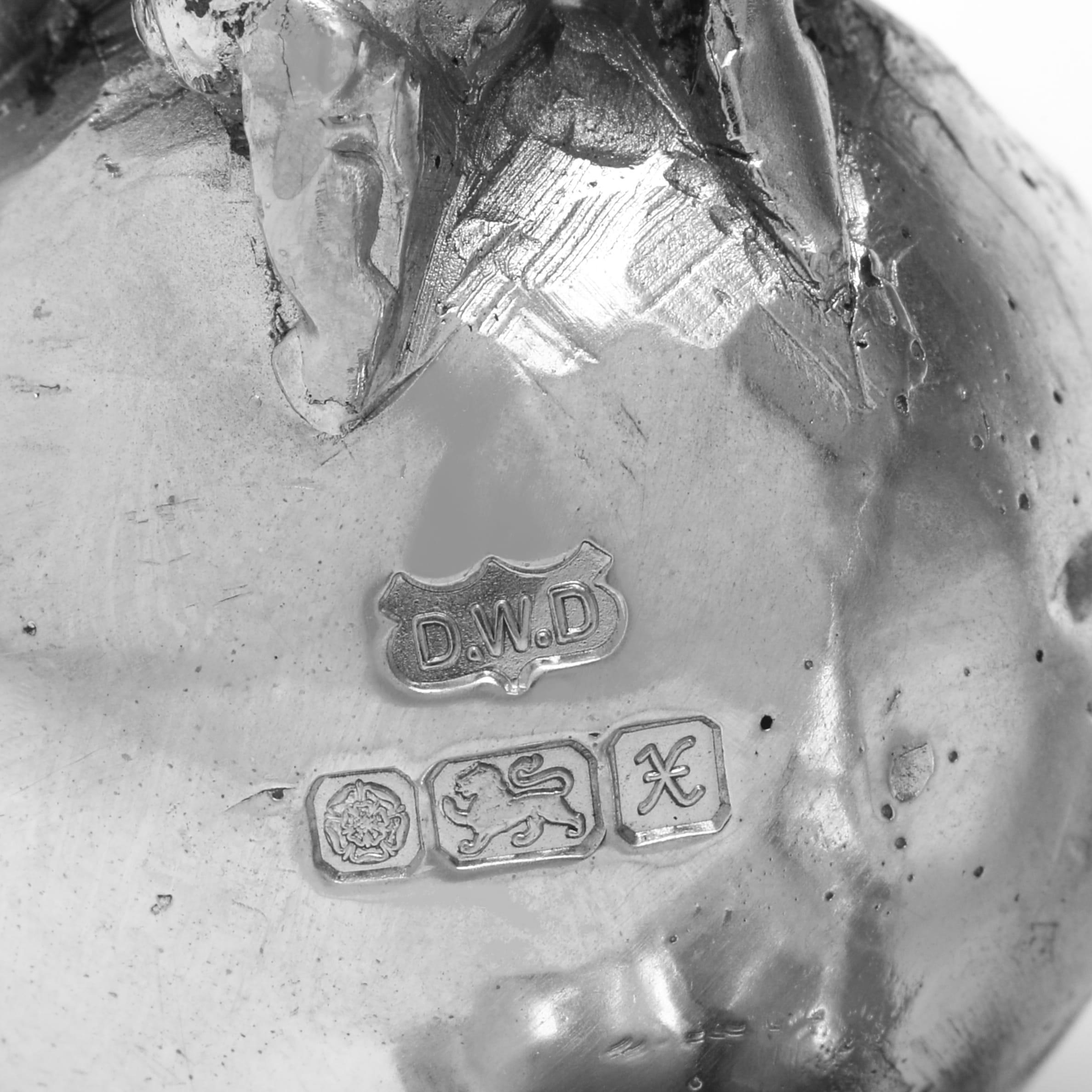Novelty sterling silver cigar lighter modelled as a dragon - made in 1997 2
