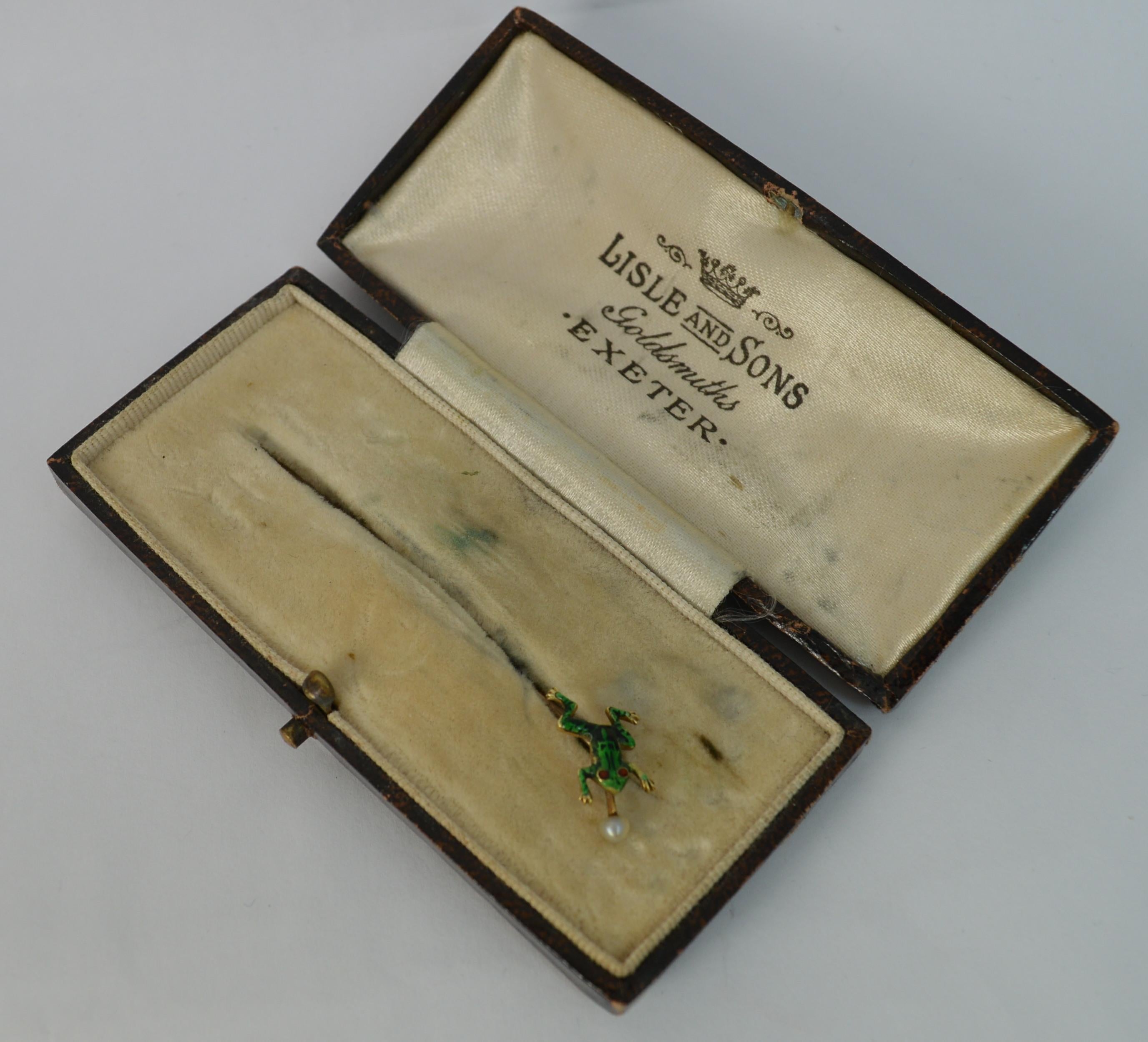 Art Deco Novelty Victorian Frog Enamel 9 Carat Gold Stick Pin in Antique Box Dated 1915