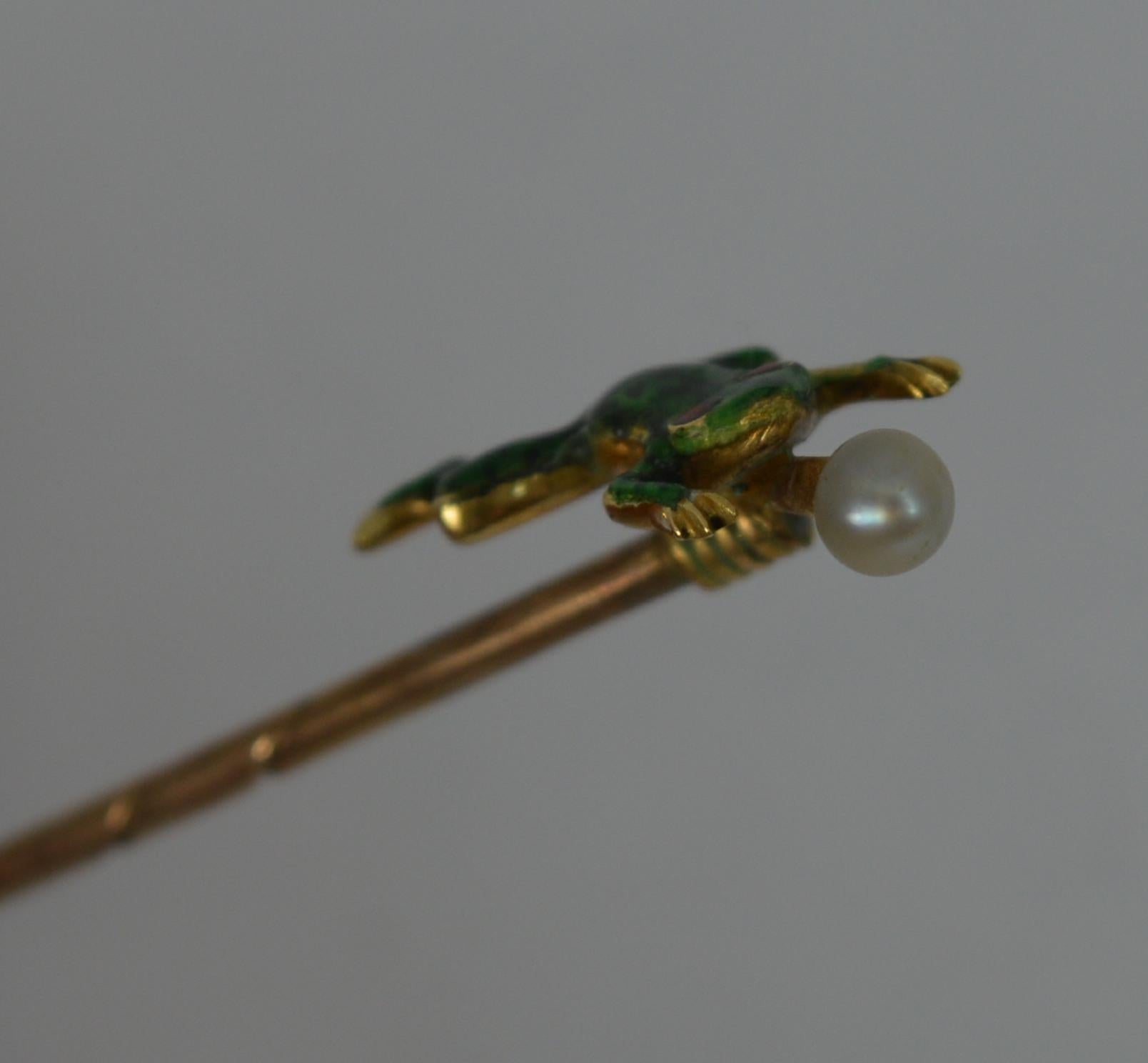 Novelty Victorian Frog Enamel 9 Carat Gold Stick Pin in Antique Box Dated 1915 3