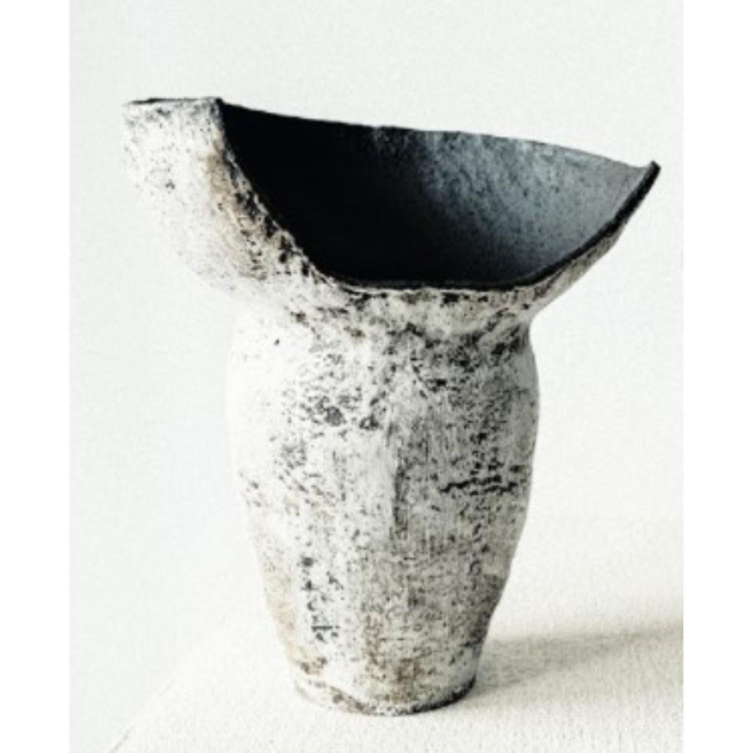 Post-Modern November's Vase .02 by Cécile Ducommun