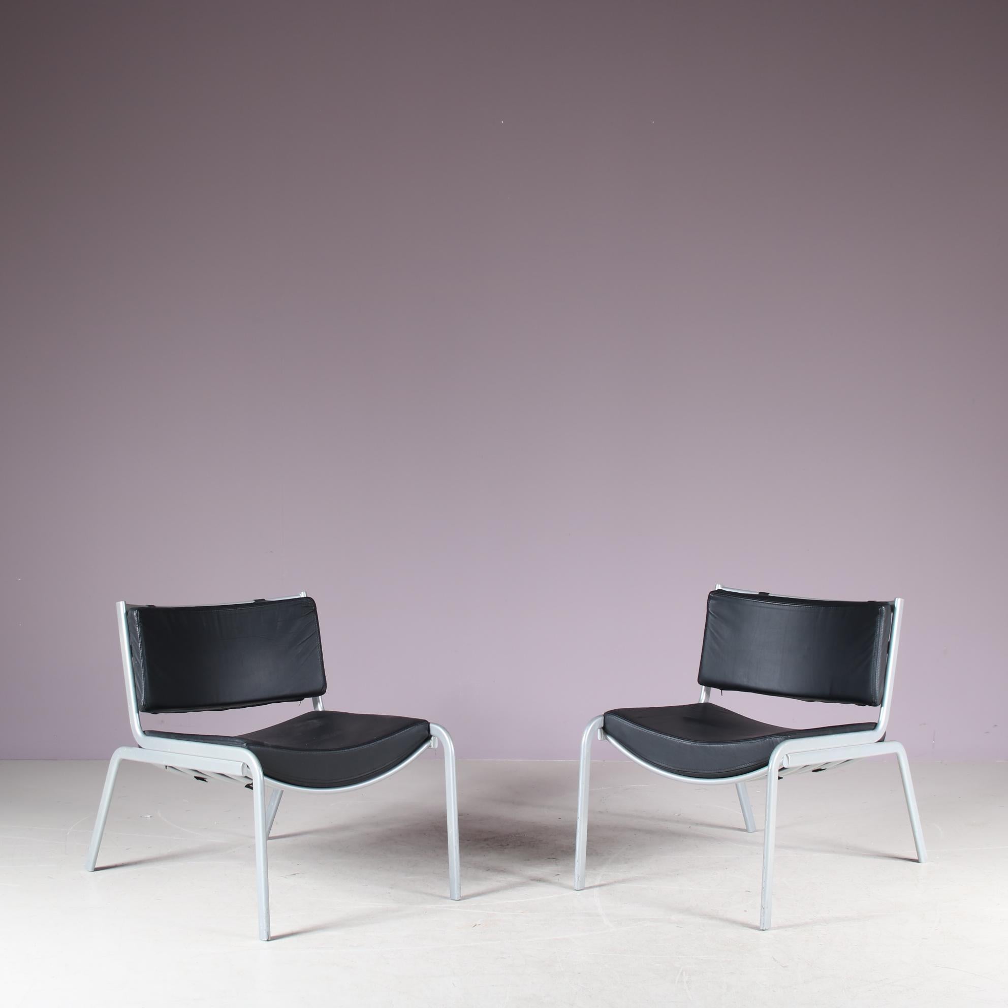 A rare “Nr. 1” chair, designed and manufactured by Copray & Scholten in the Netherlands around 1990.

Made of high quality grey metal with a black leather upholstery to the seat and back. This beautiful and very comfortable piece is a unique find of