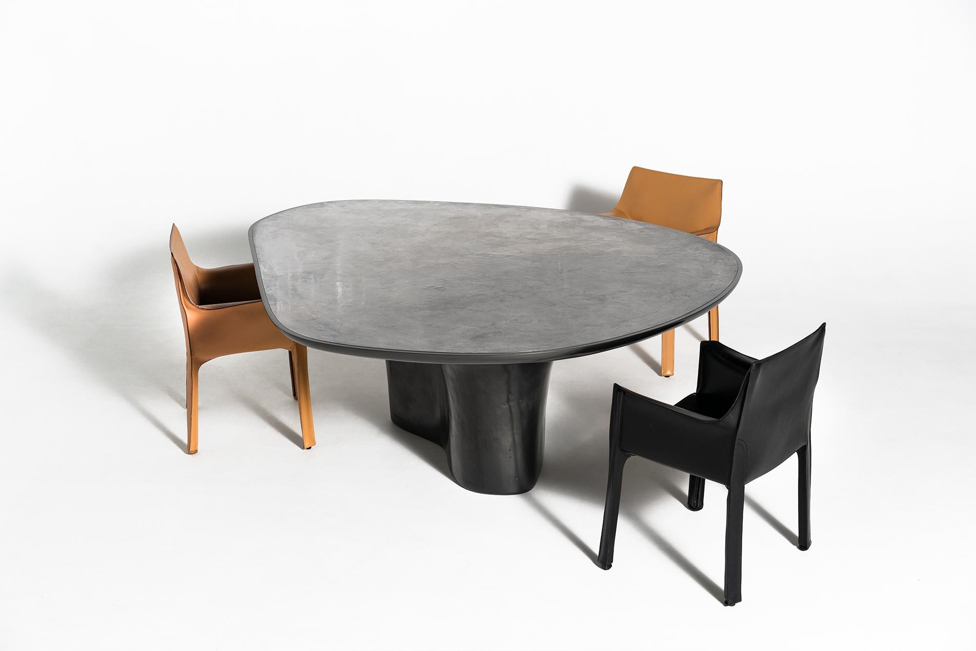 Aluminum NR, 21st Century European Black Circular Custom-Made Contemporary Dining Table For Sale