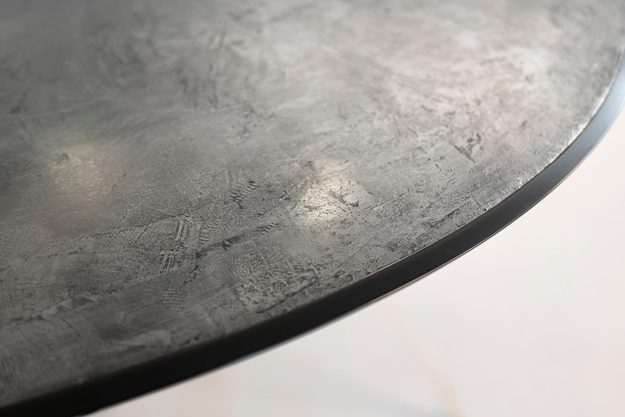 NR, 21st Century European Black Circular Custom-Made Contemporary Dining Table For Sale 1