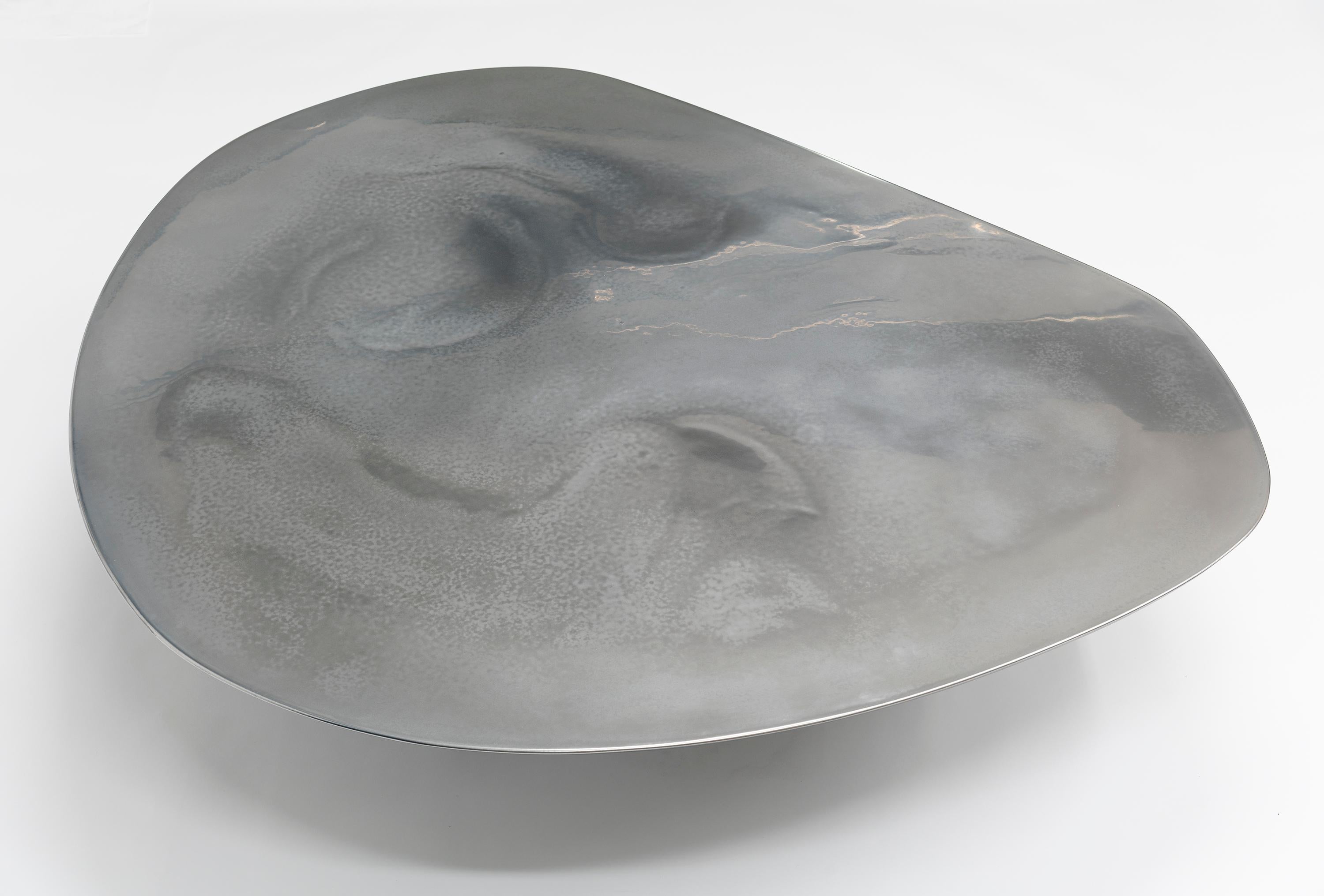 NR LOW, 21st Century Modern Sculptural Circular Silver Black Coffee Table In New Condition For Sale In Sofia, BG