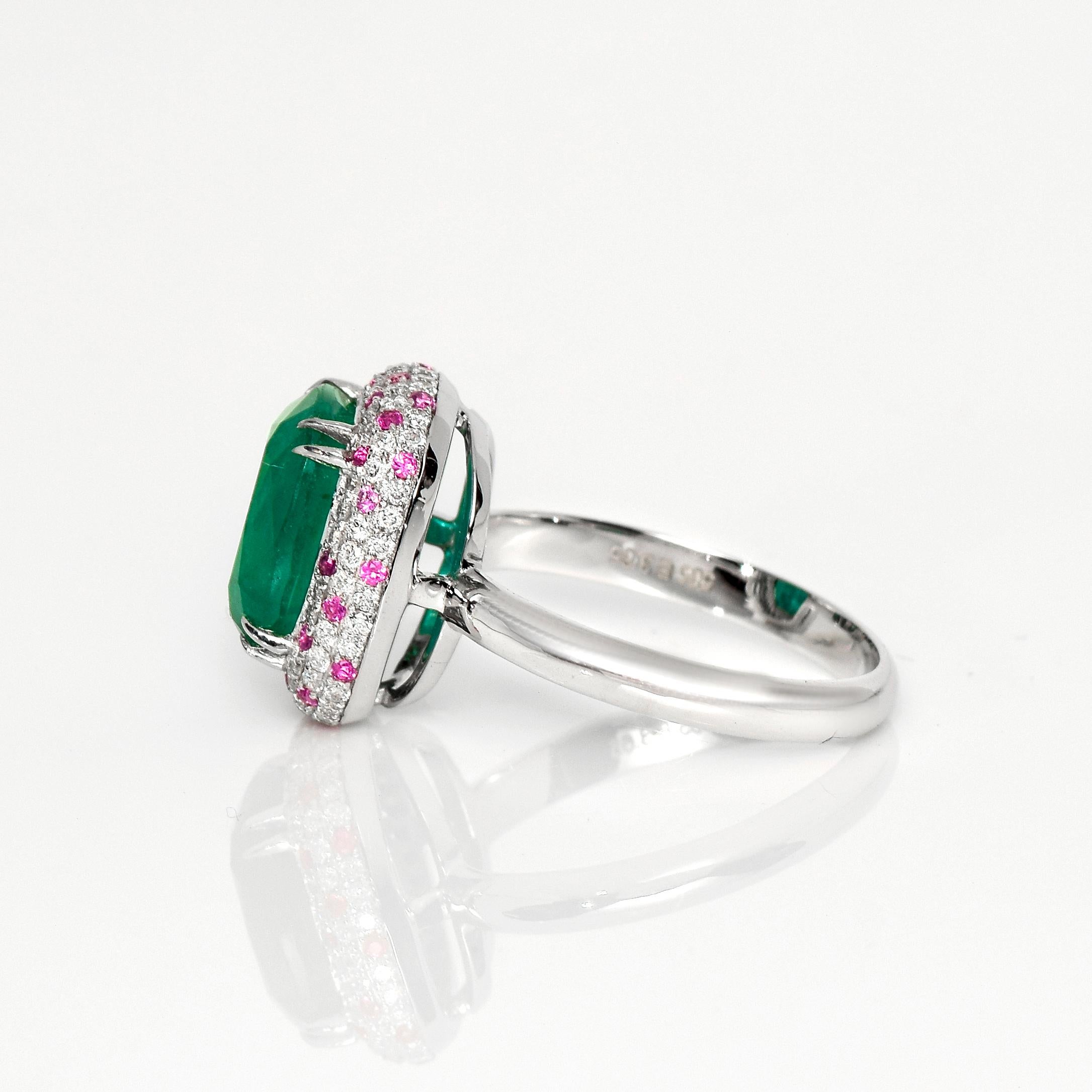 Contemporary IGI 14k 3.65 ct Rarest No Oiled Emerald  Engagement Ring For Sale