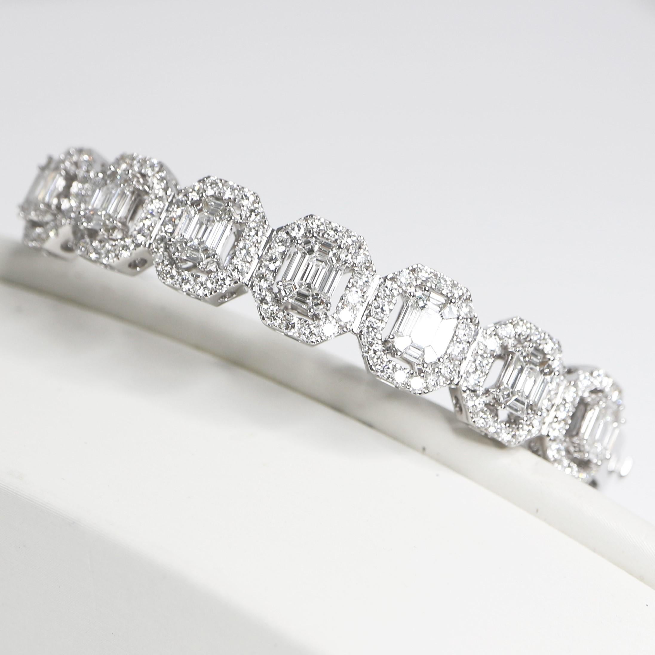 Bracelet jonc art déco ancien en or 14 carats avec diamants de 3,92 carats certifiés IGI Neuf - En vente à Kaohsiung City, TW