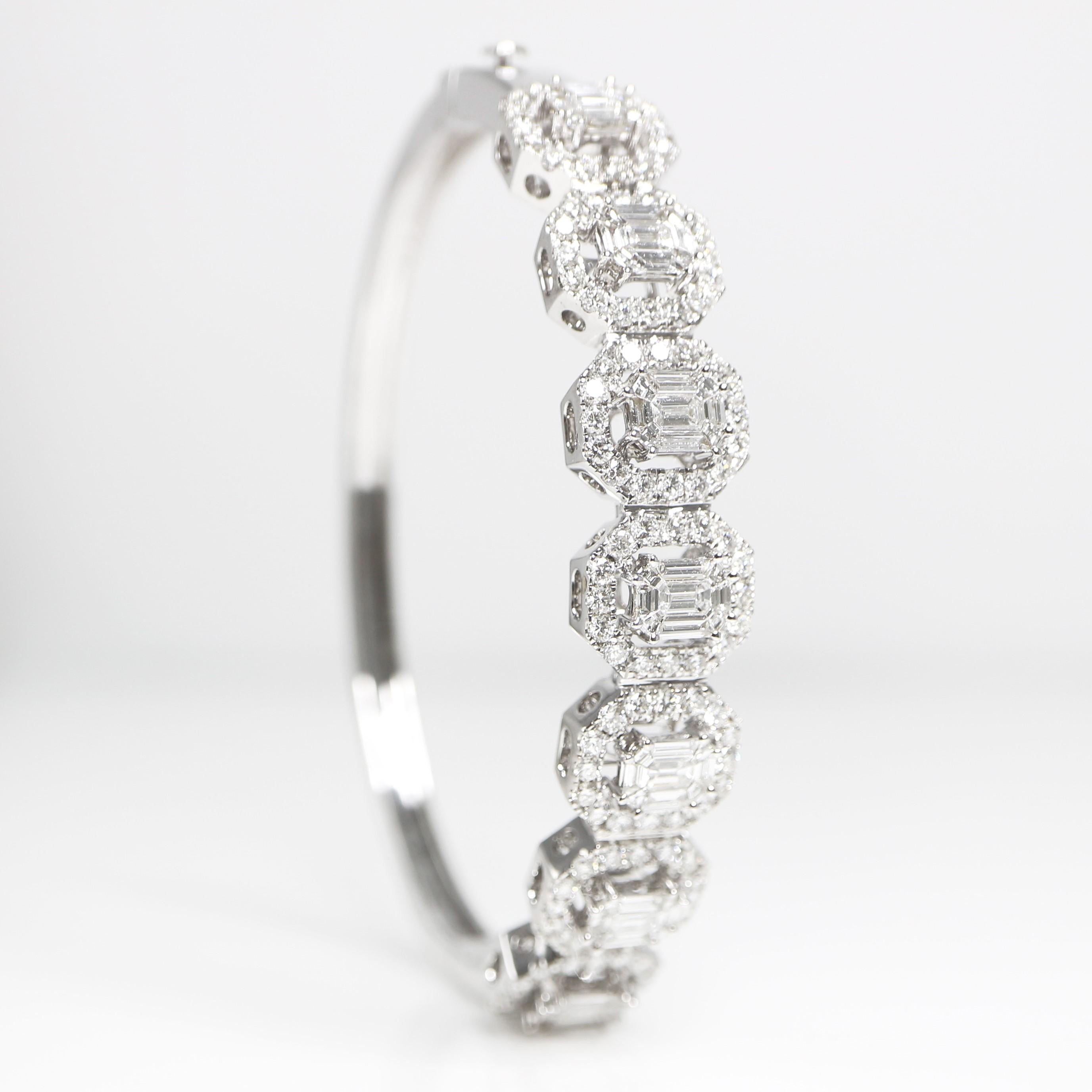 IGI 14k 3.92 Carat Diamond Antique Art Deco Bangle Bracelet In New Condition For Sale In Kaohsiung City, TW