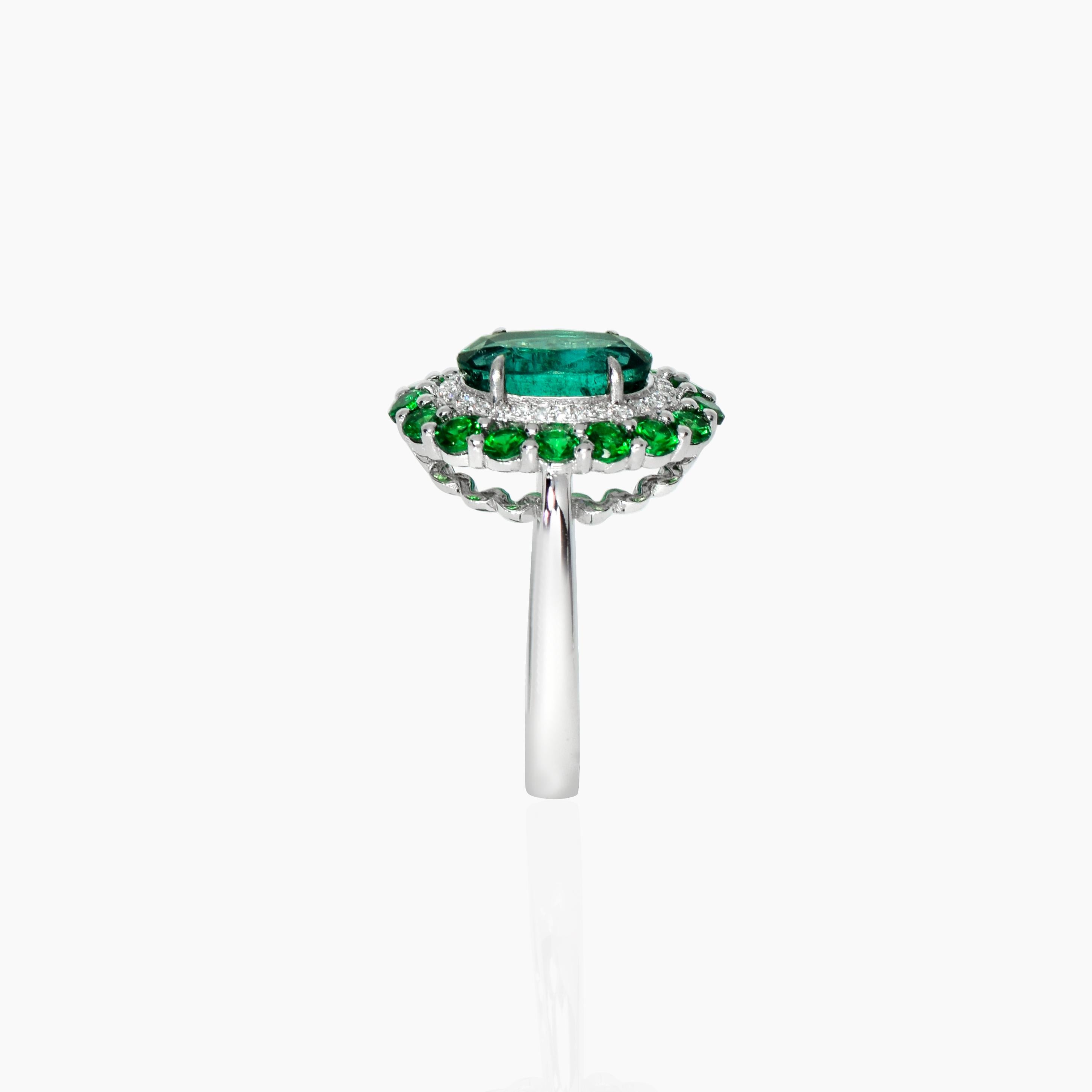 Contemporary IGI 18k 2.21 Ct Emerald&Tsavorite Antique Art Deco Style Engagement Ring For Sale