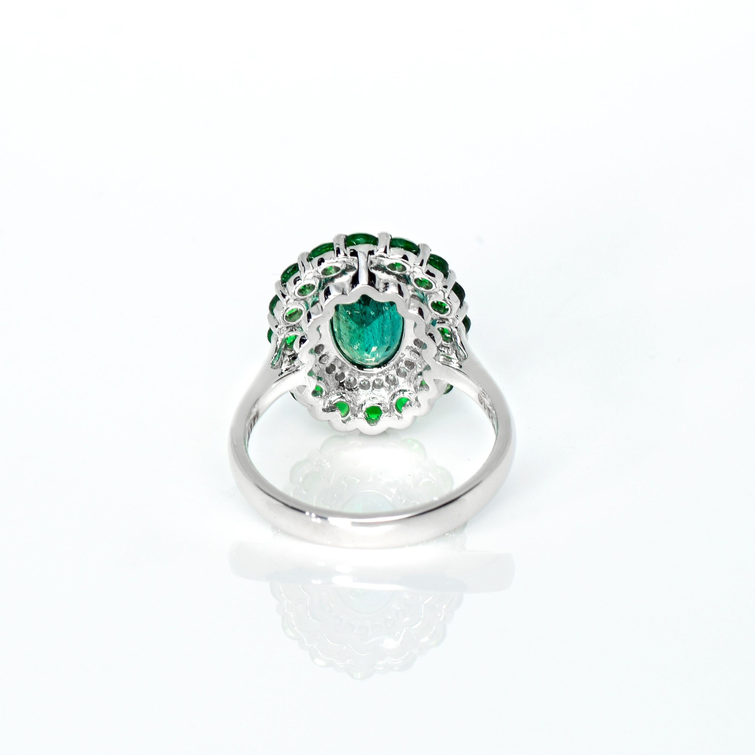 Bague de fiançailles IGI 18k 2.21 Ct Emerald&Tsavorite Antique Art Deco Style en vente 2