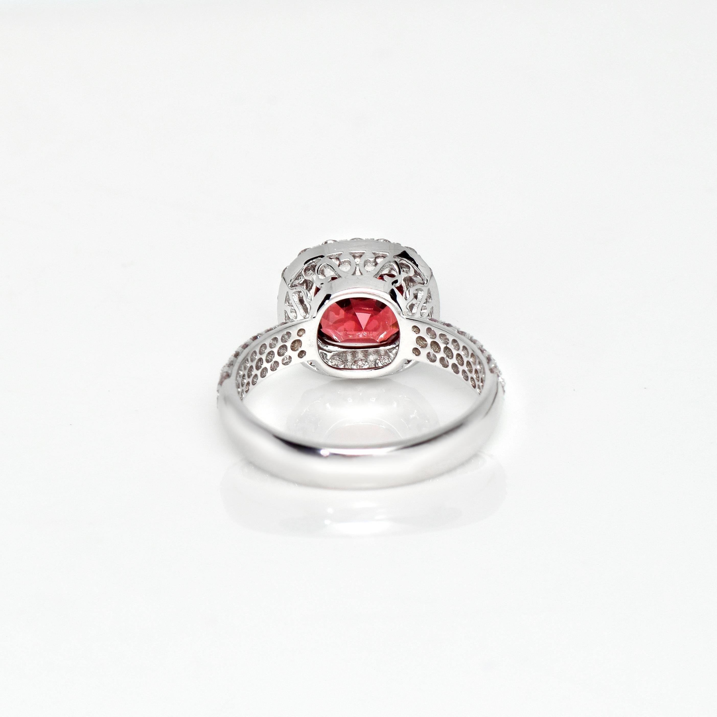 IGI 18K 3.09 Ct Red Spinel&Pink Diamonds Antique Engagement Ring For Sale 2