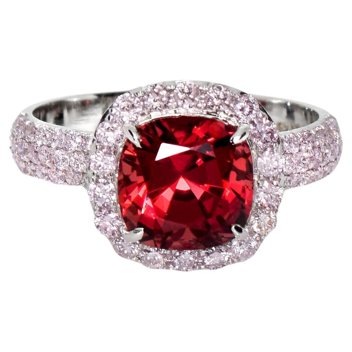 Bague de fiançailles IGI 18K 3.09 Ct Red Spinel&Pink Diamonds Antique en vente