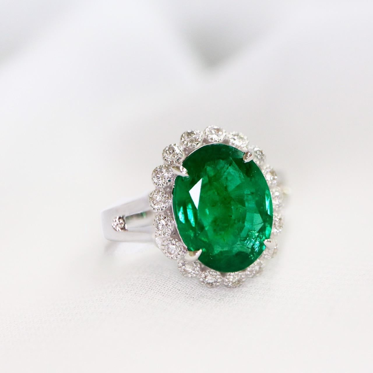 IGI 18K 3.59 C Emerald&Diamond Antique Art Deco Style Engagement Ring For Sale 4