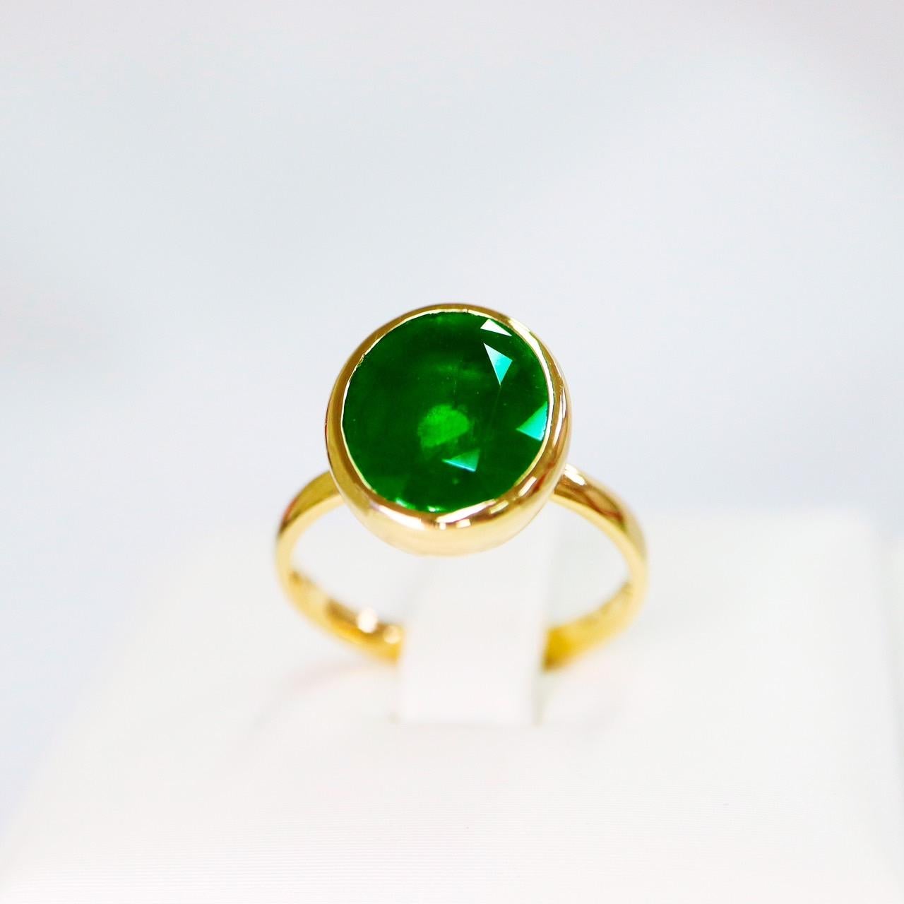 IGI 18K 4.05 Ct Natural Emerald Antique Art Deco Engagement Ring For Sale 3
