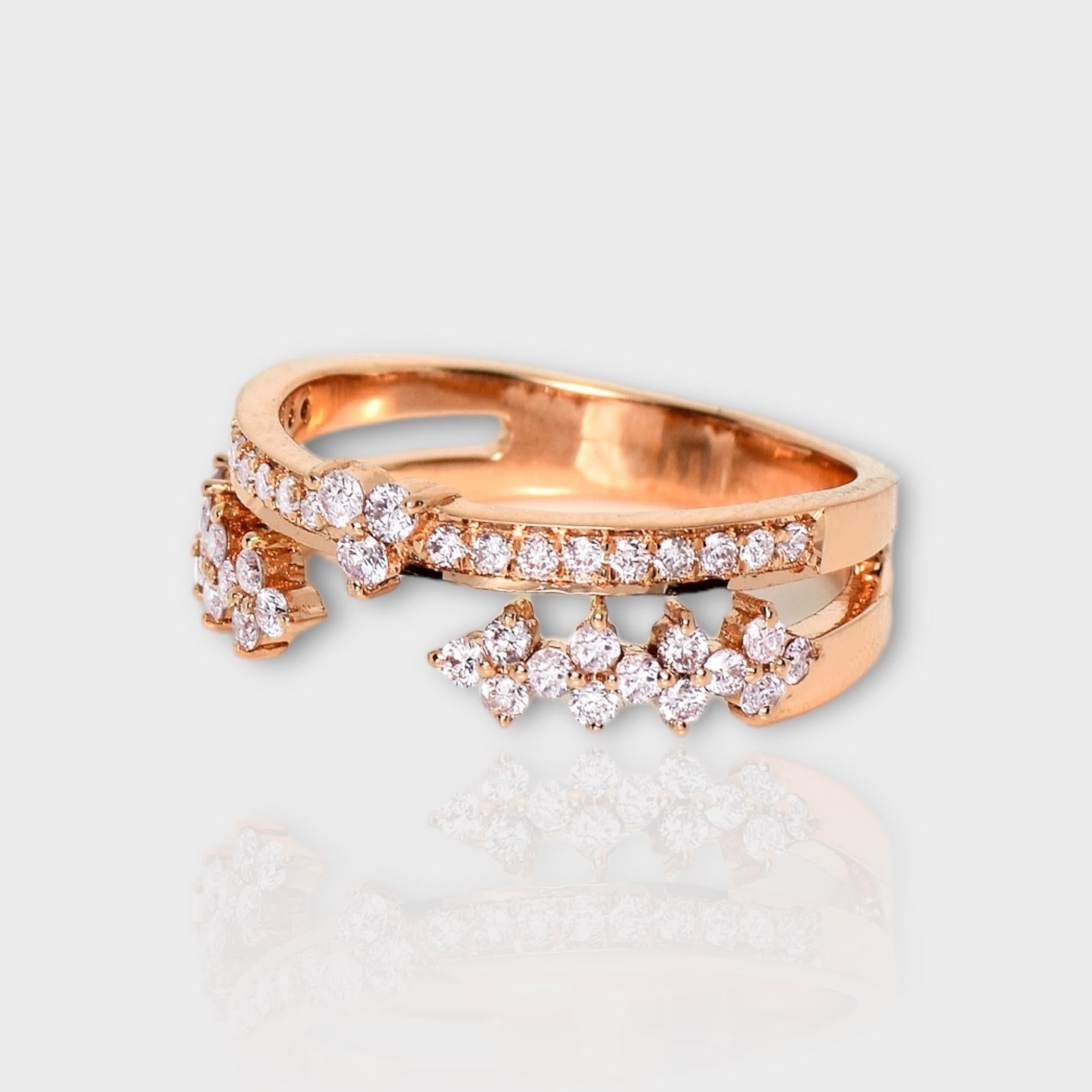 Taille ronde Bague de fiançailles IGI 14K 0.51 ct Natural Pink Diamond Vintage Crown Design en vente