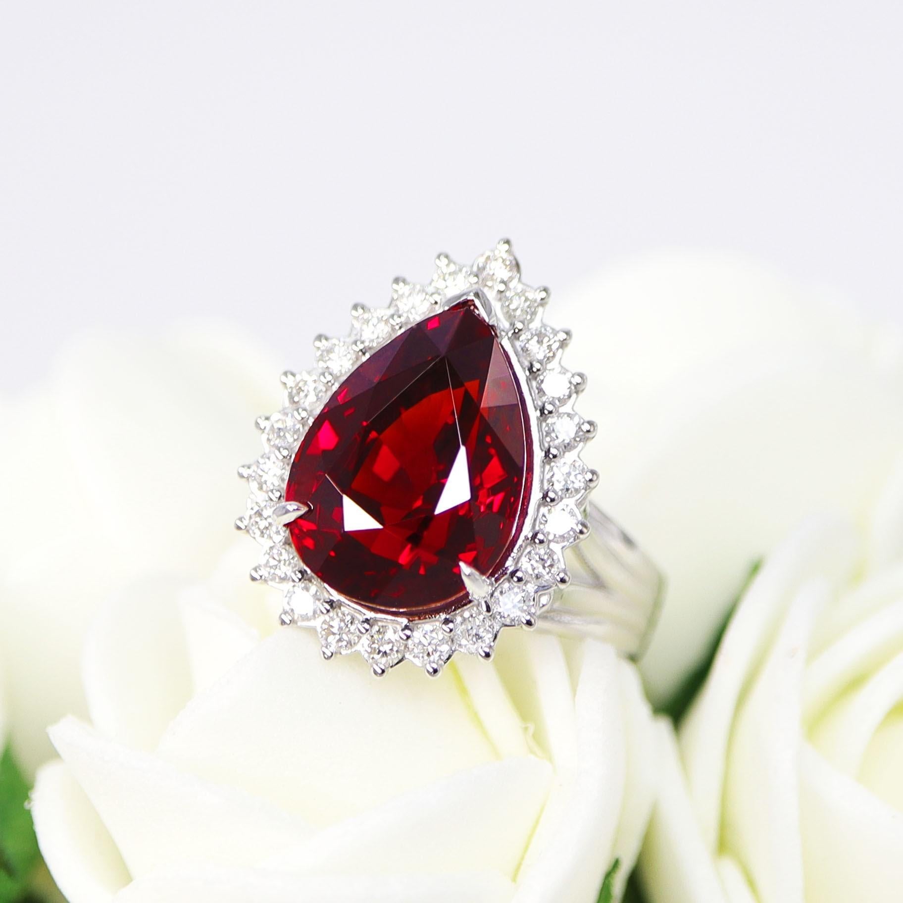 *GIA certified 14K White Gold 9.12 Ct Pigeon Blood Red Garnet&Diamonds Engagement Ring **

Natural top-quality Pigeon Blood Red Garnet weighing 9.12 ct set on the 14K white gold split design band with FG VS natural round brilliant cut diamonds