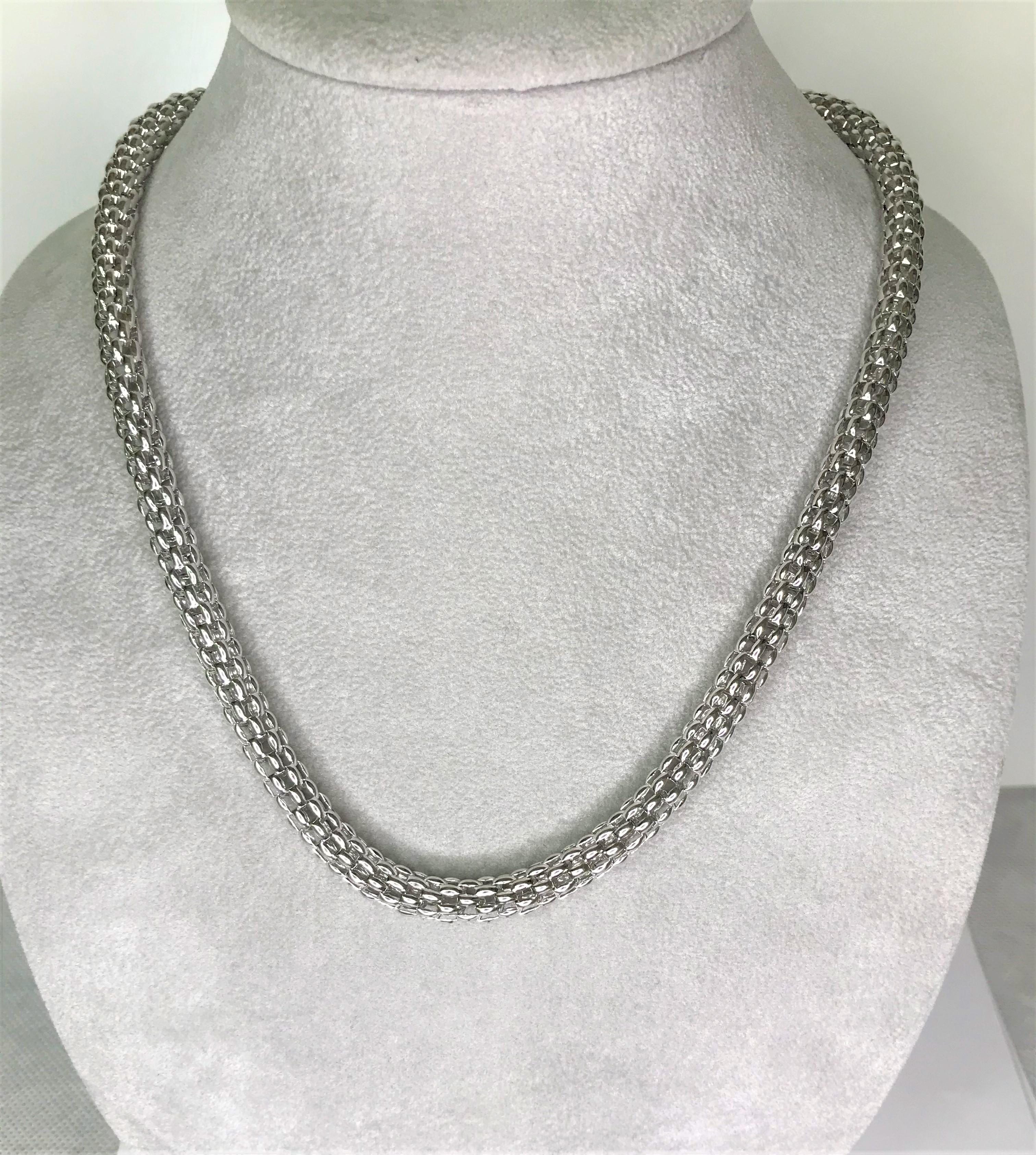 By designer N.S. Friedman Designs Inc.
Sterling silver 'cage' necklace - great for every day!
Strong mesh link around hollow center
Approximately 7mm and 20