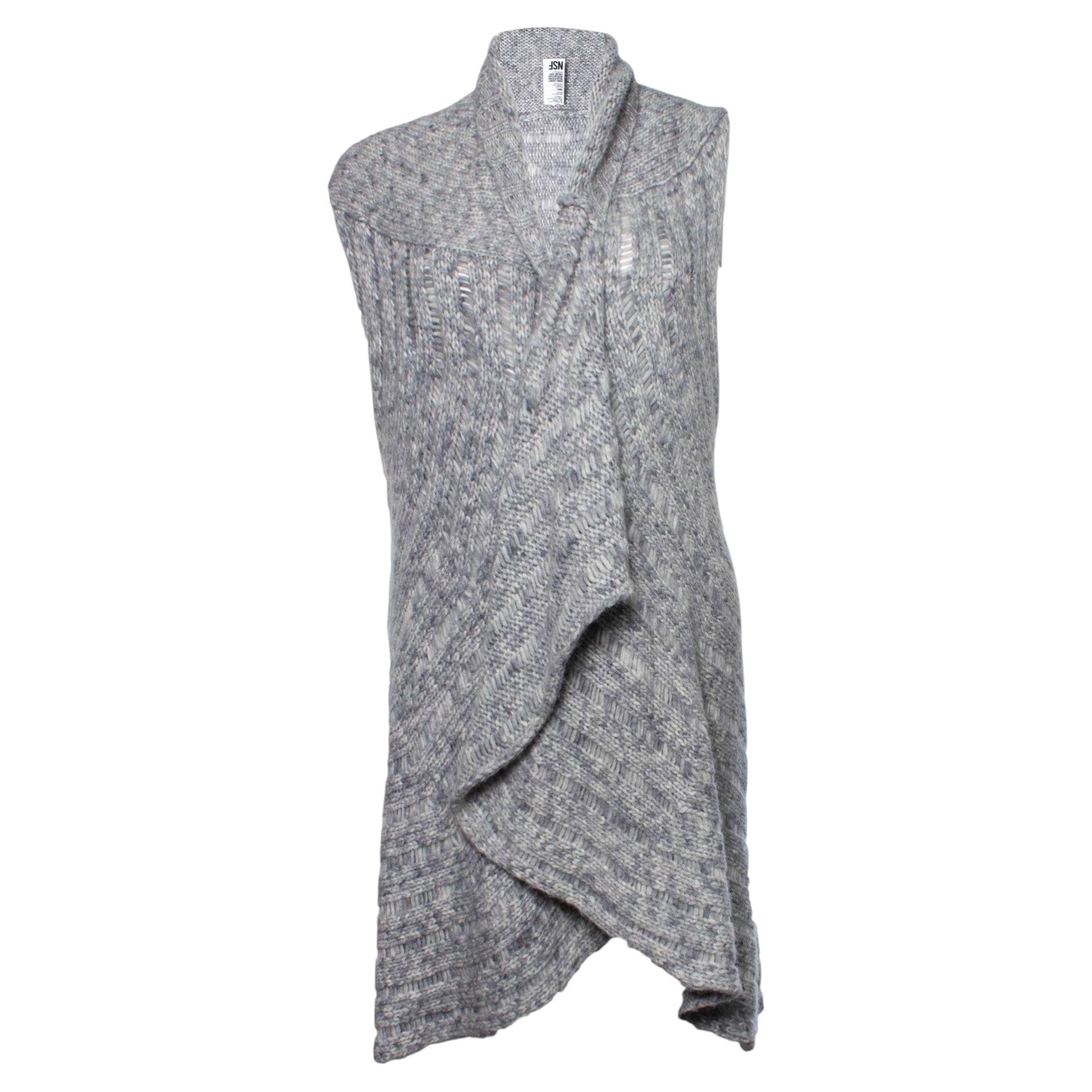 NSF, cardigan gris en maille en vente