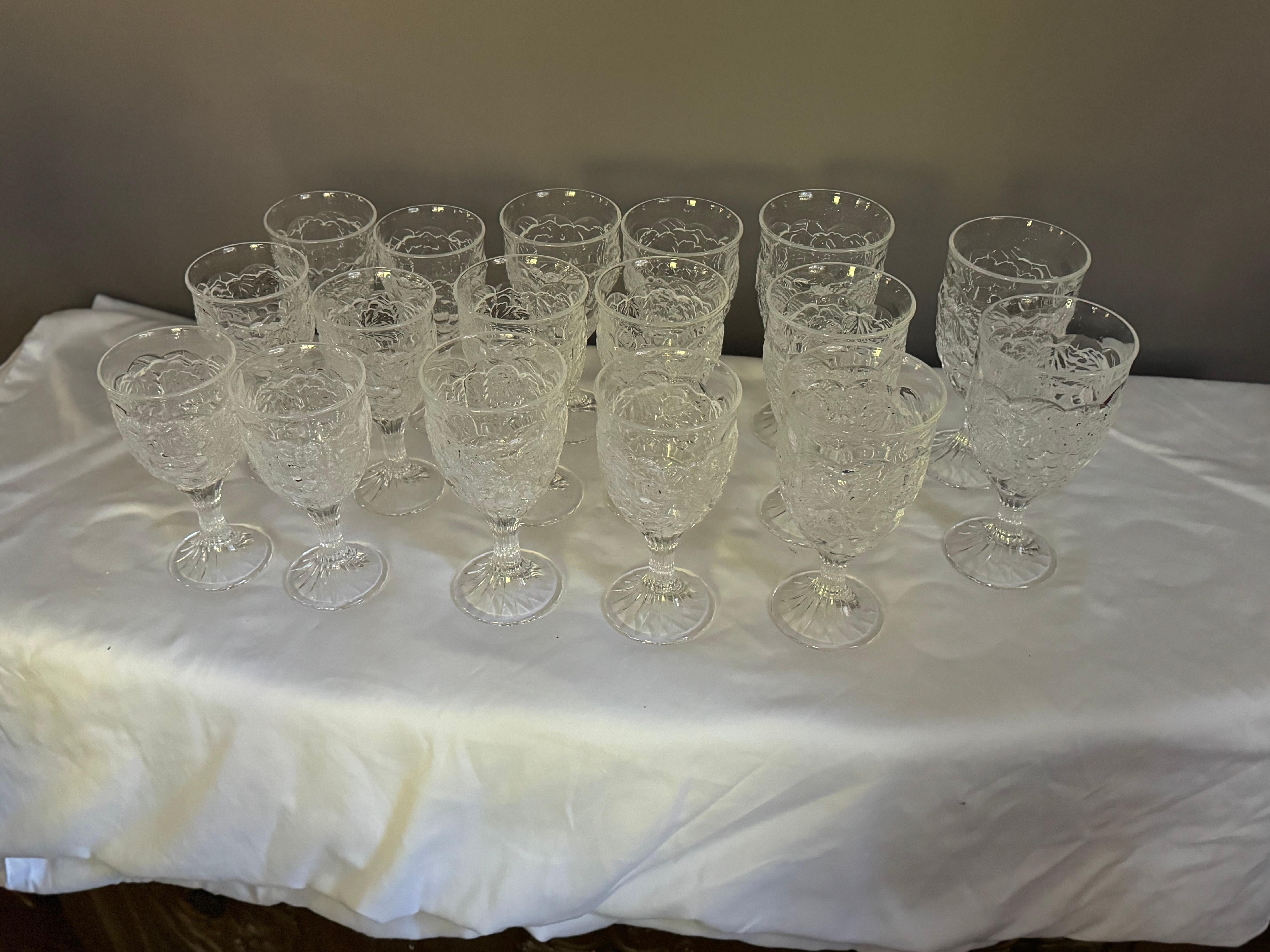 Moderno Bicchieri da tè e da vino Noritake Clear Arbor d'epoca - Bicchieri di cristallo in vendita