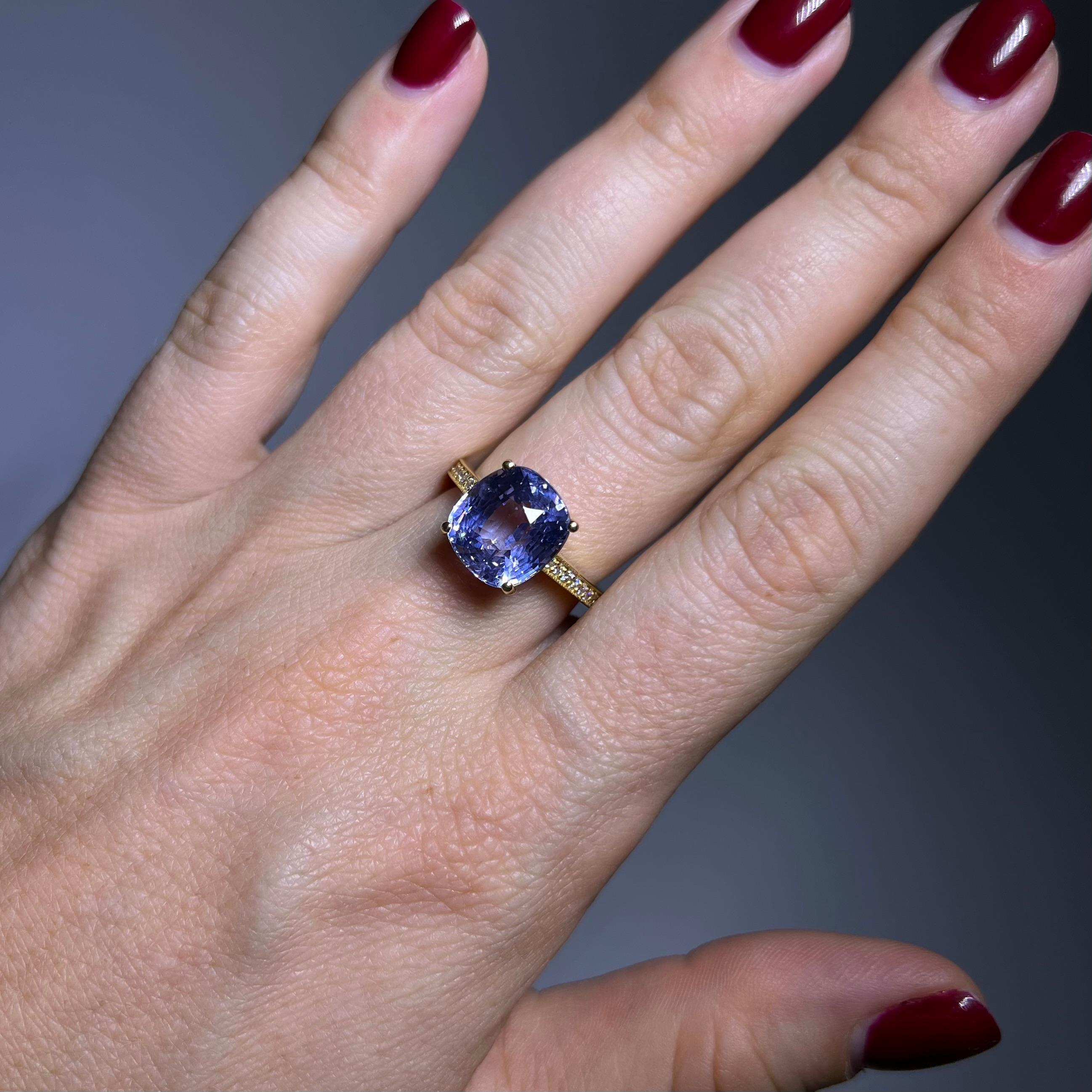 Blue Sapphire NTE Ring with Diamonds in Yellow 18 Karat Gold For Sale 11