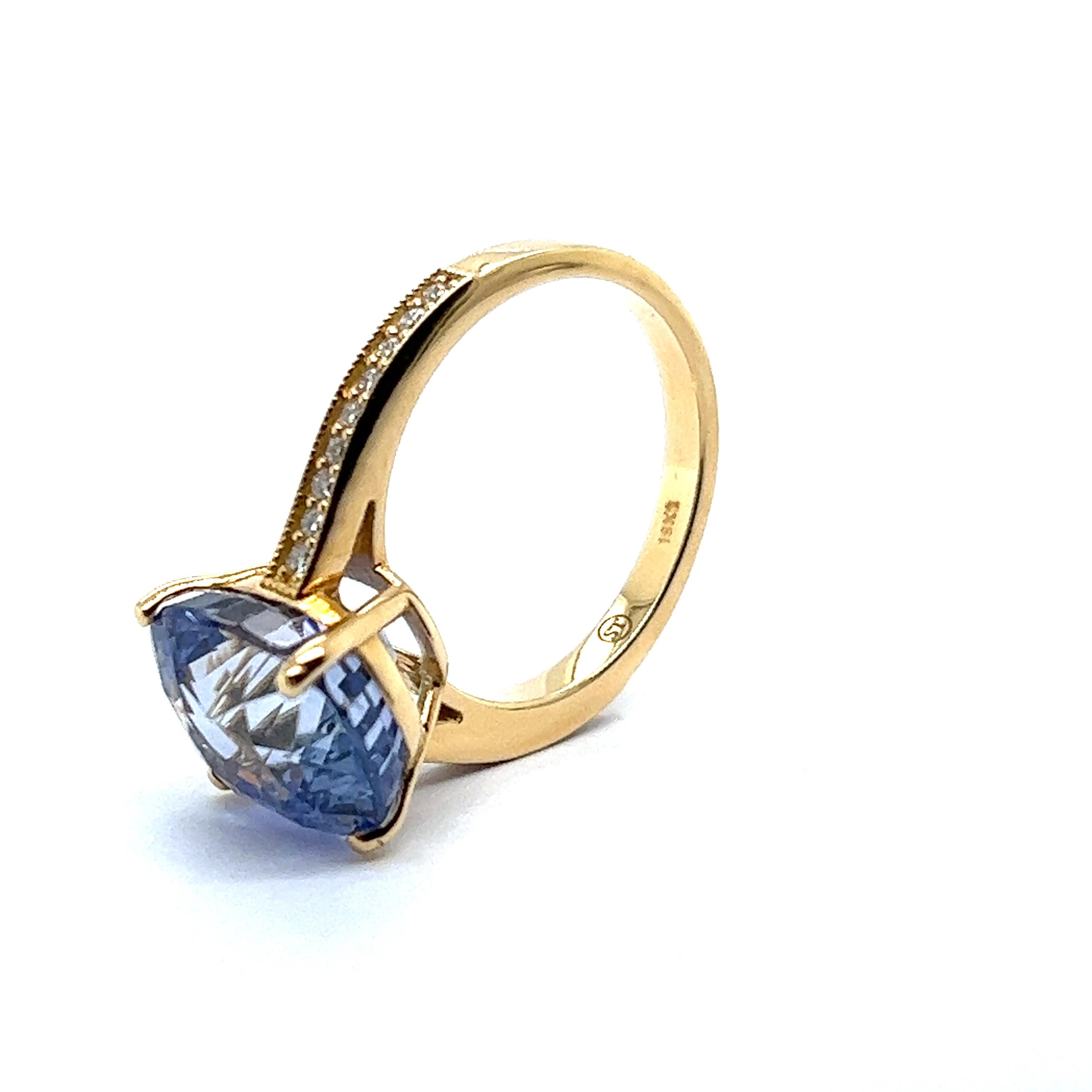 Blue Sapphire NTE Ring with Diamonds in Yellow 18 Karat Gold For Sale 2