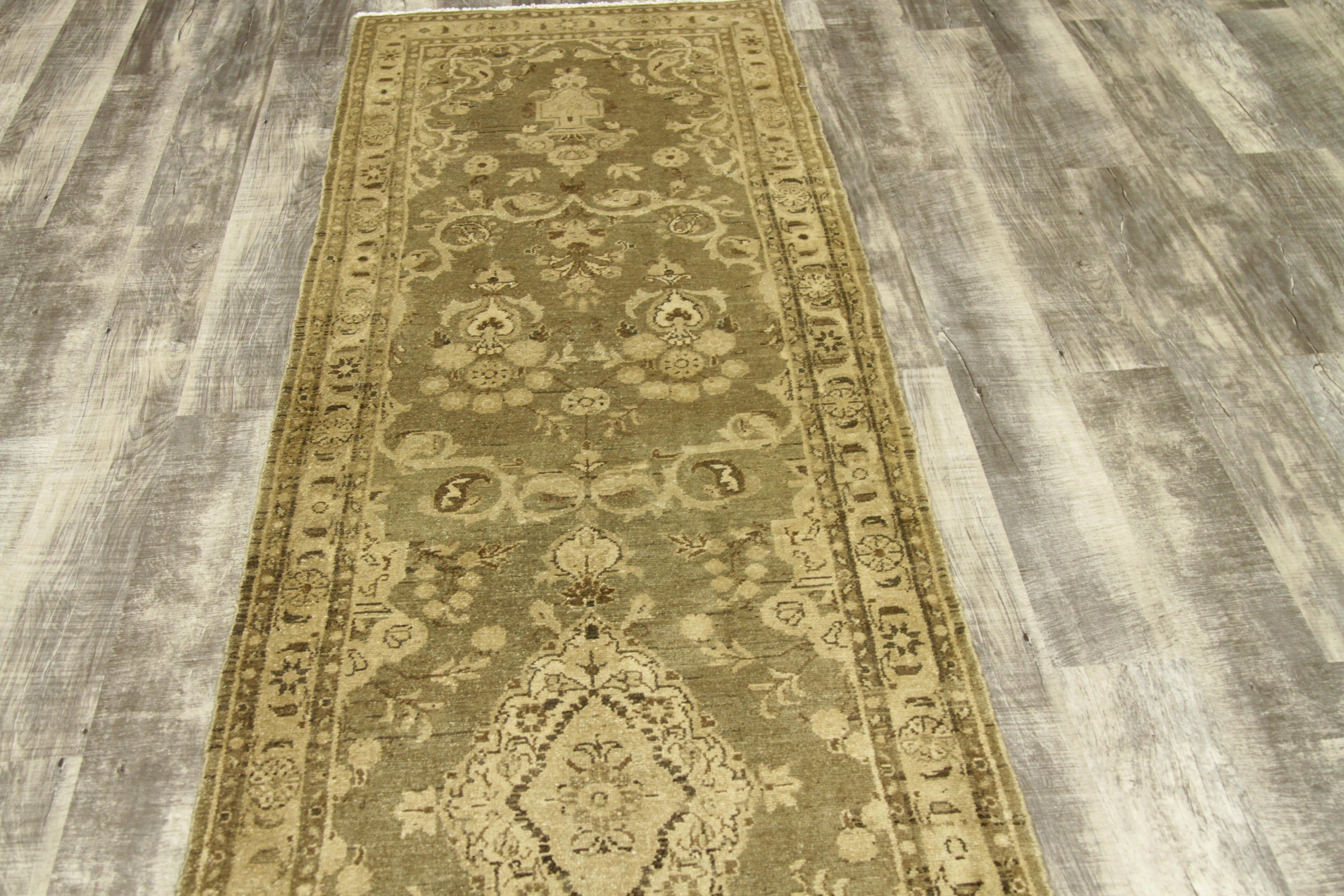Antique Persian Rug Filled with Hamedan Design Patterns from the 1950s For Sale 12