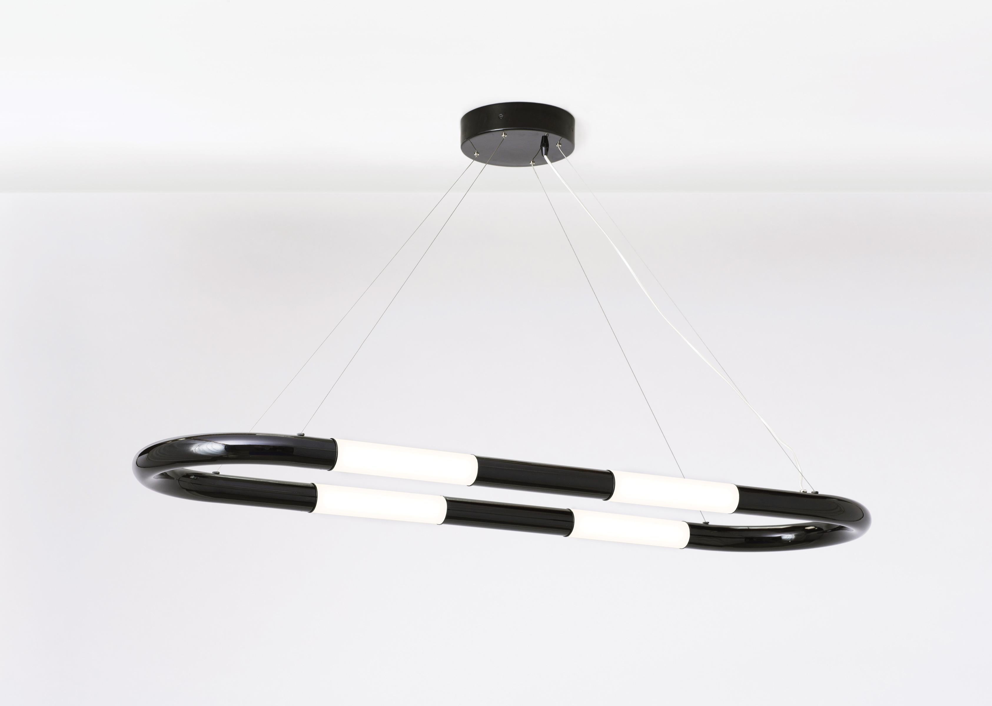 Nuage einzelne Pendelleuchte, poliertes Chrom und weißer sandgestrahlter 4-Glas-Schirm (Moderne) im Angebot