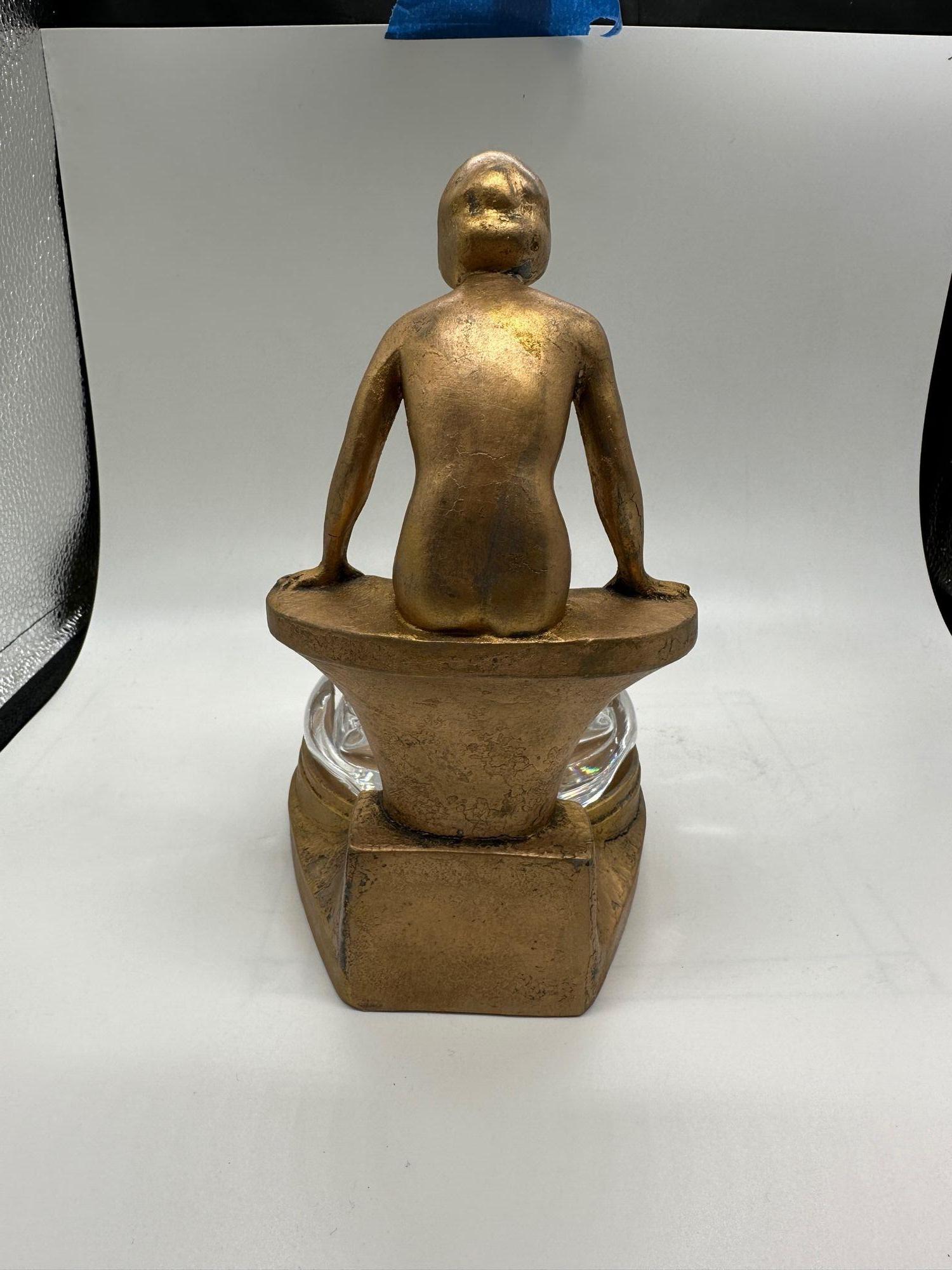 Nuart Art Deco Nude Woman Seated Over a Pool Bronze and Crystal Ashtray For Sale 1
