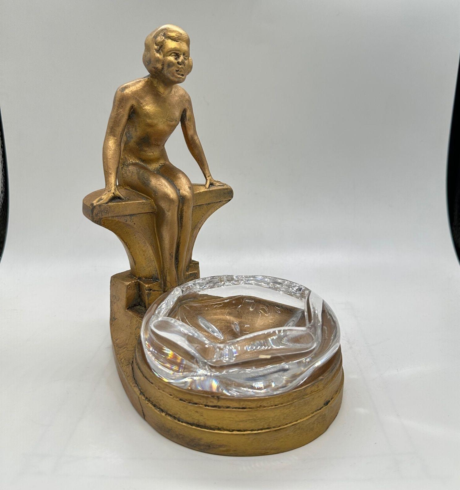 Nuart Art Deco Nude Woman Seated Over a Pool Bronze and Crystal Ashtray For Sale 3