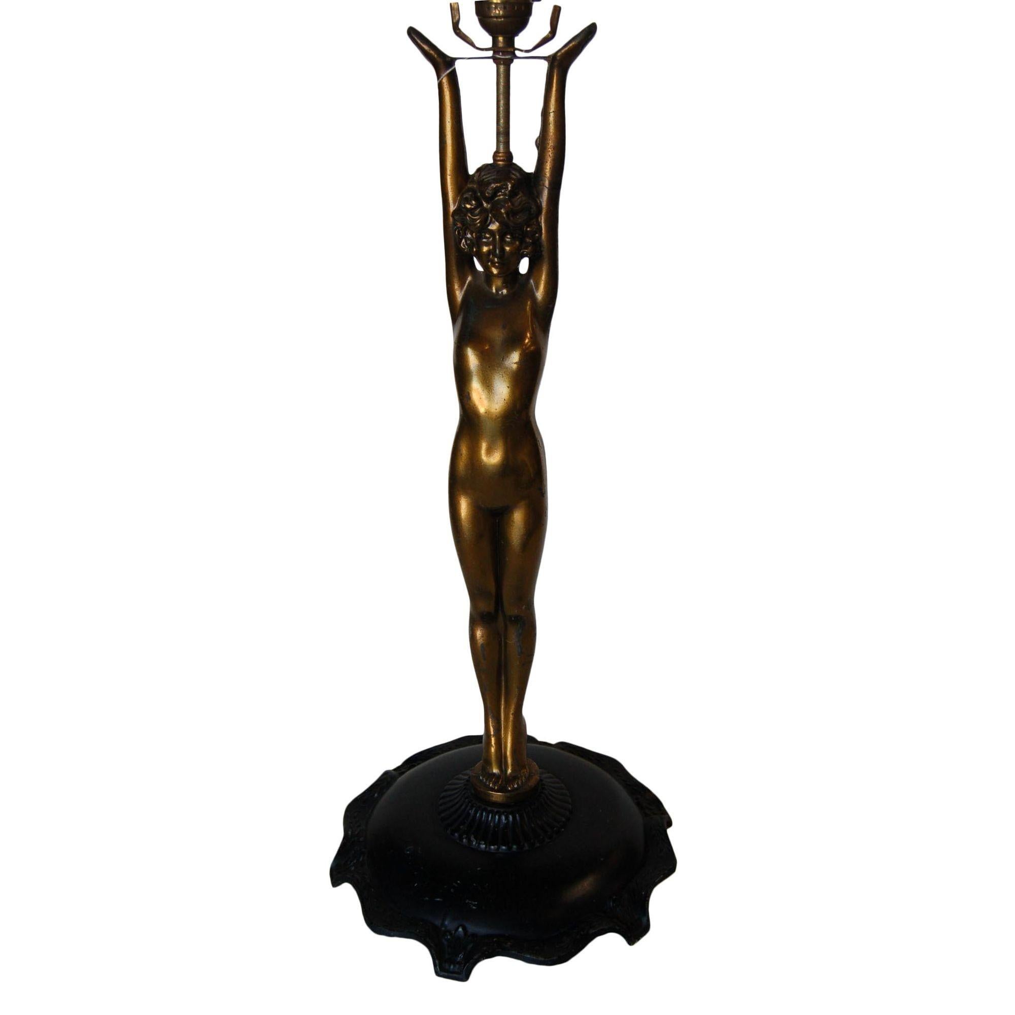 Nuart Bronze - Lampe de table d'appoint en forme de femme nue sur pied Excellent état - En vente à Van Nuys, CA