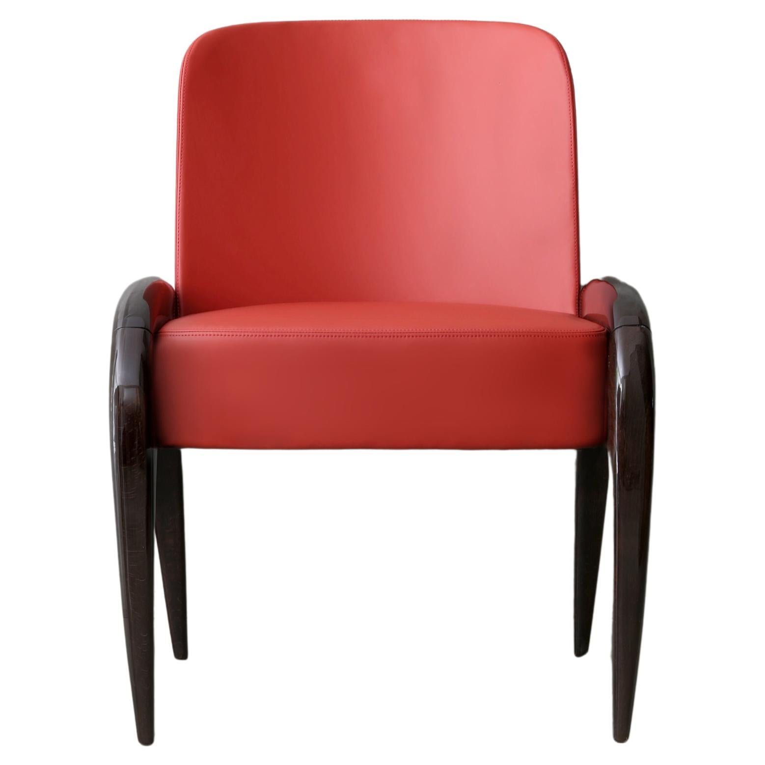 Stuhl aus massiver Esche aus leuchtend rotem Leder und glänzender Lackierung von Casa Casati