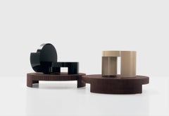 Nube Italia Turn Tavolino alto in legno laccato beige di Carlo Colombo