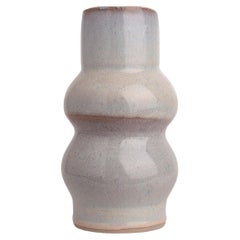 Nube Unique Stoneware Vase Femme II by Camila Apaez