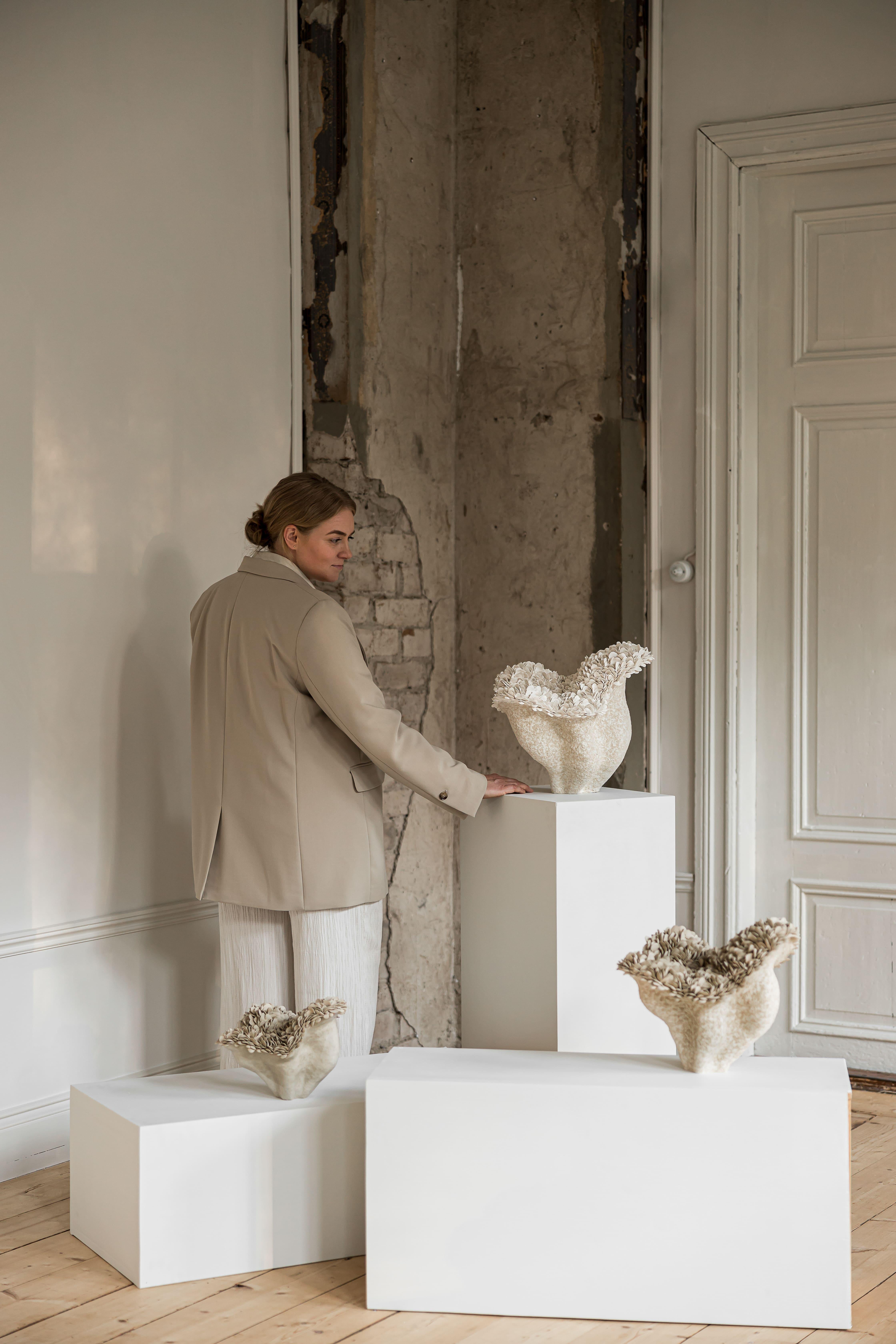 Nubes Medium-Skulptur von Hanna Heino (21. Jahrhundert und zeitgenössisch) im Angebot