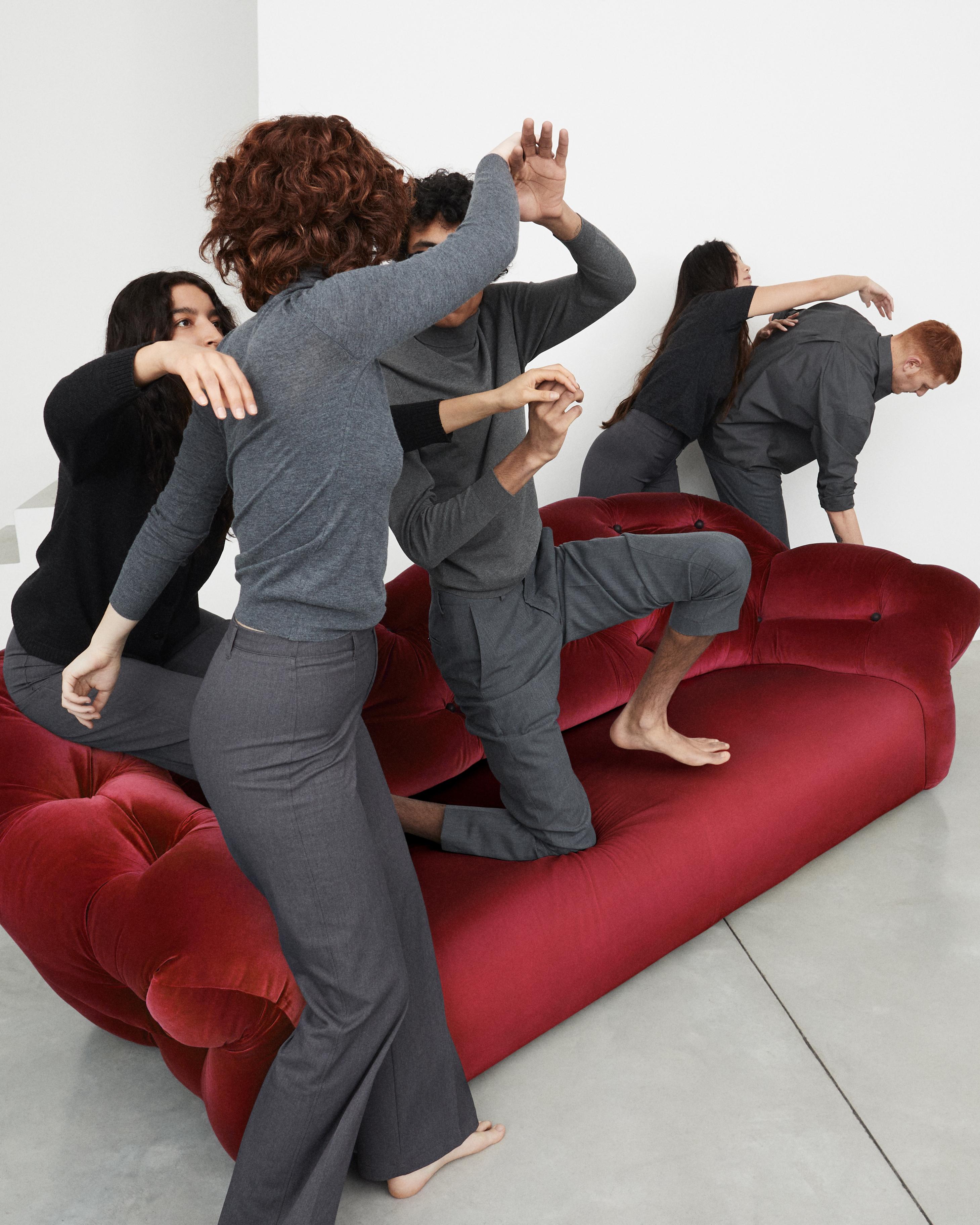 Nubola 238 Velvet Sofa in Cobalt by Gaetano Pesce For Sale 5