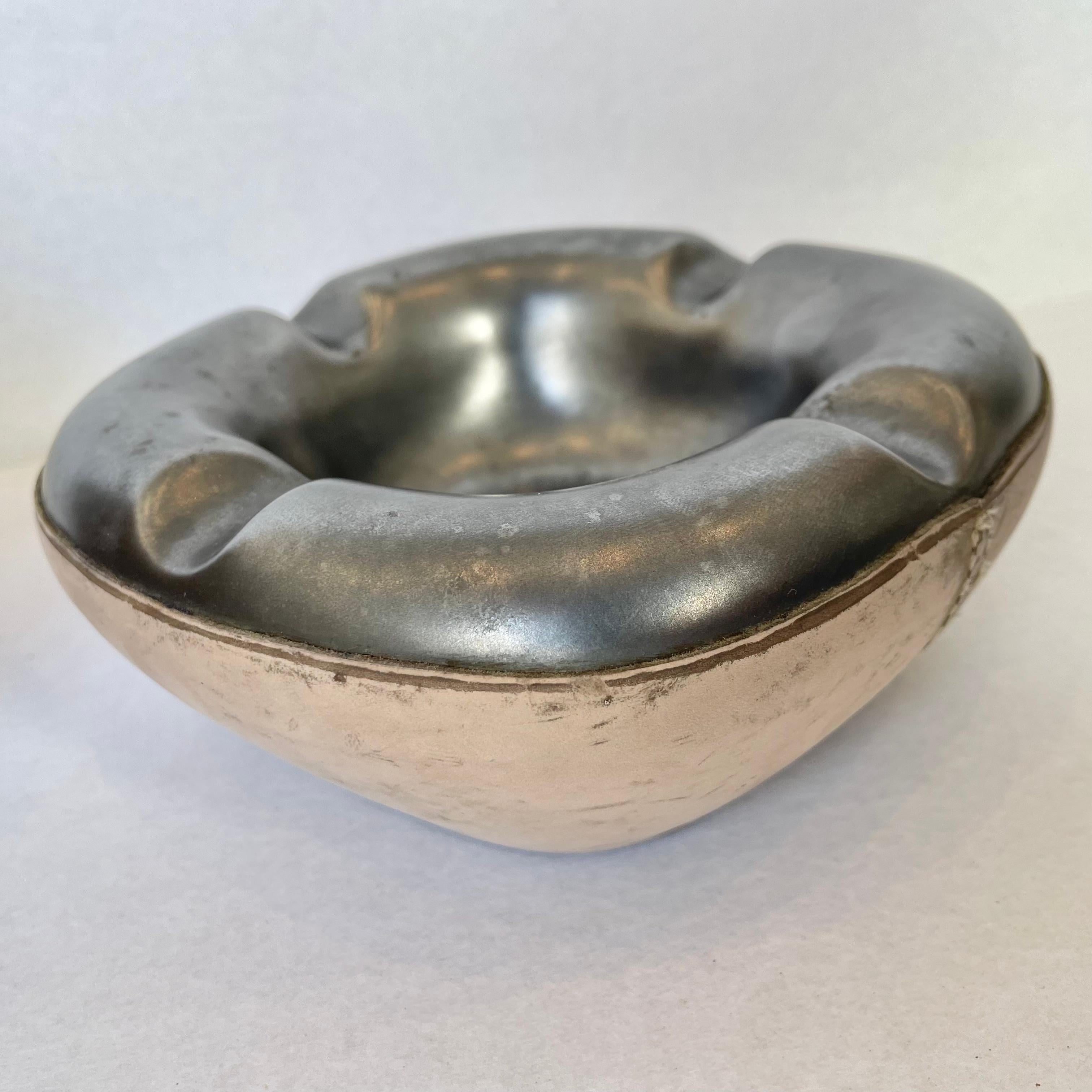 Set da fumo in nabuk e ceramica di Longchamp in vendita 9