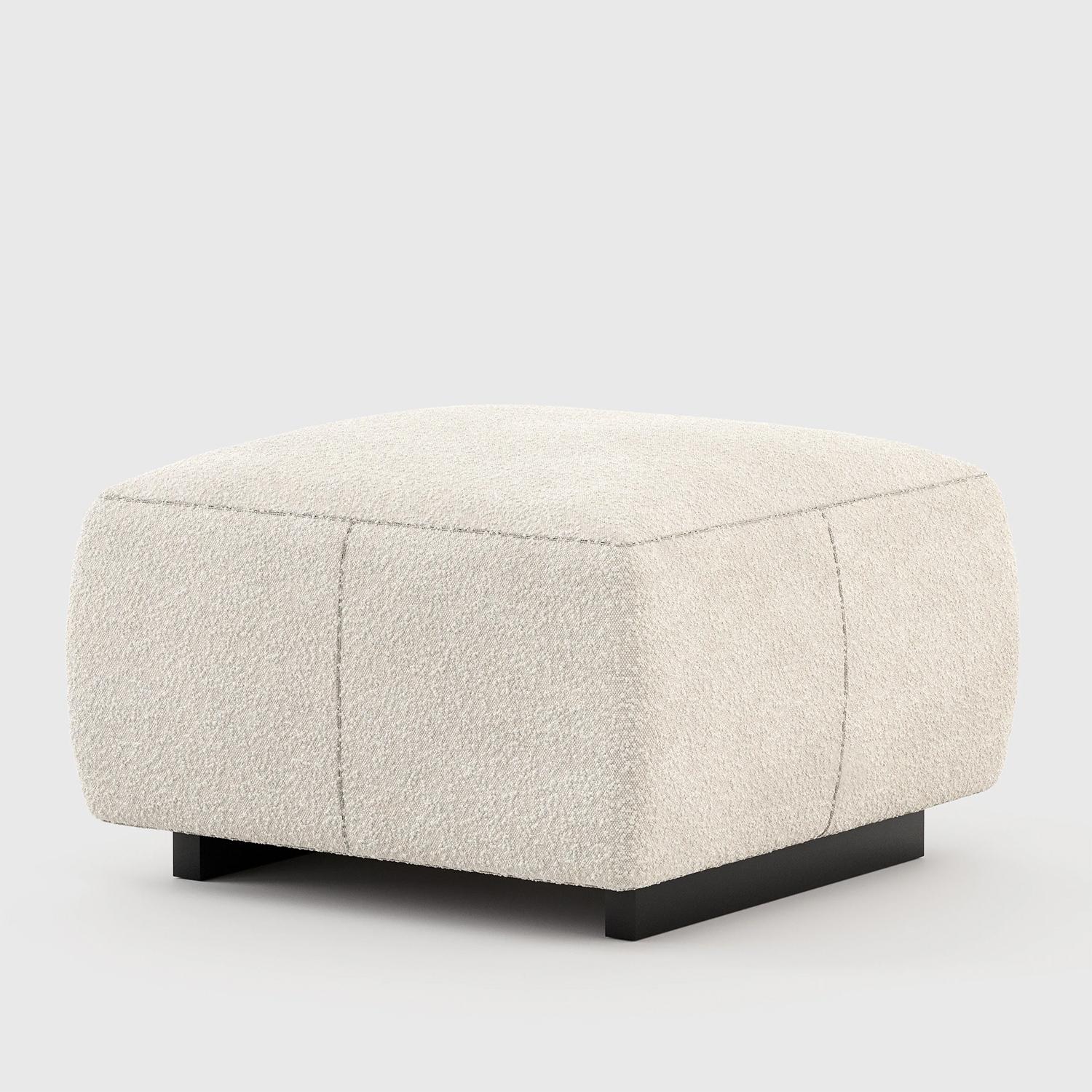 Pouf Nucci with wooden structure, upholstered and
coverd with white pearled fabric and with 2 feet base
in blackened steel.
Also available with other fabrics or leather, on request.