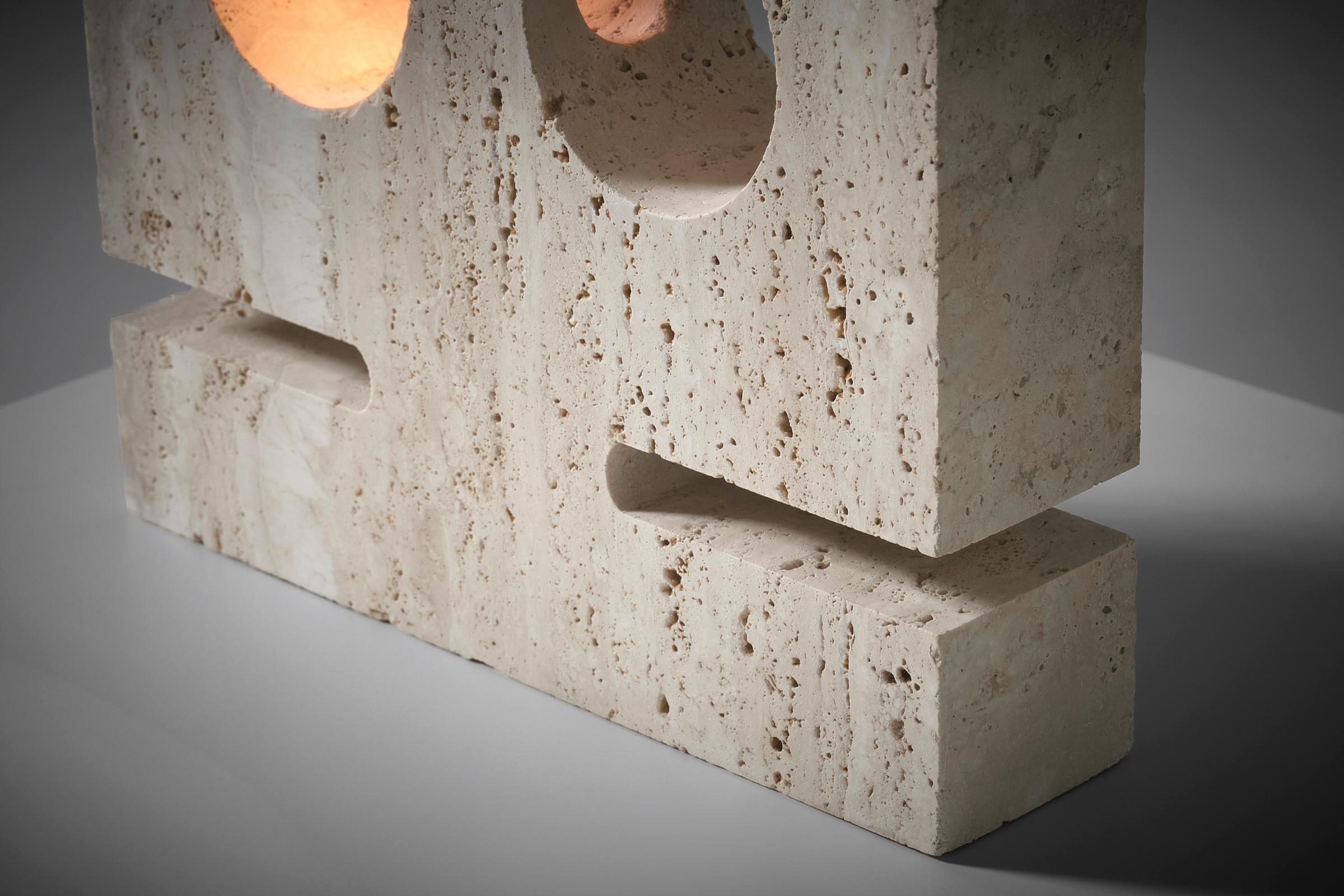 Nucleo Sormani Travertine table lamp, Italy ca. 1970 In Good Condition For Sale In Rotterdam, ZH