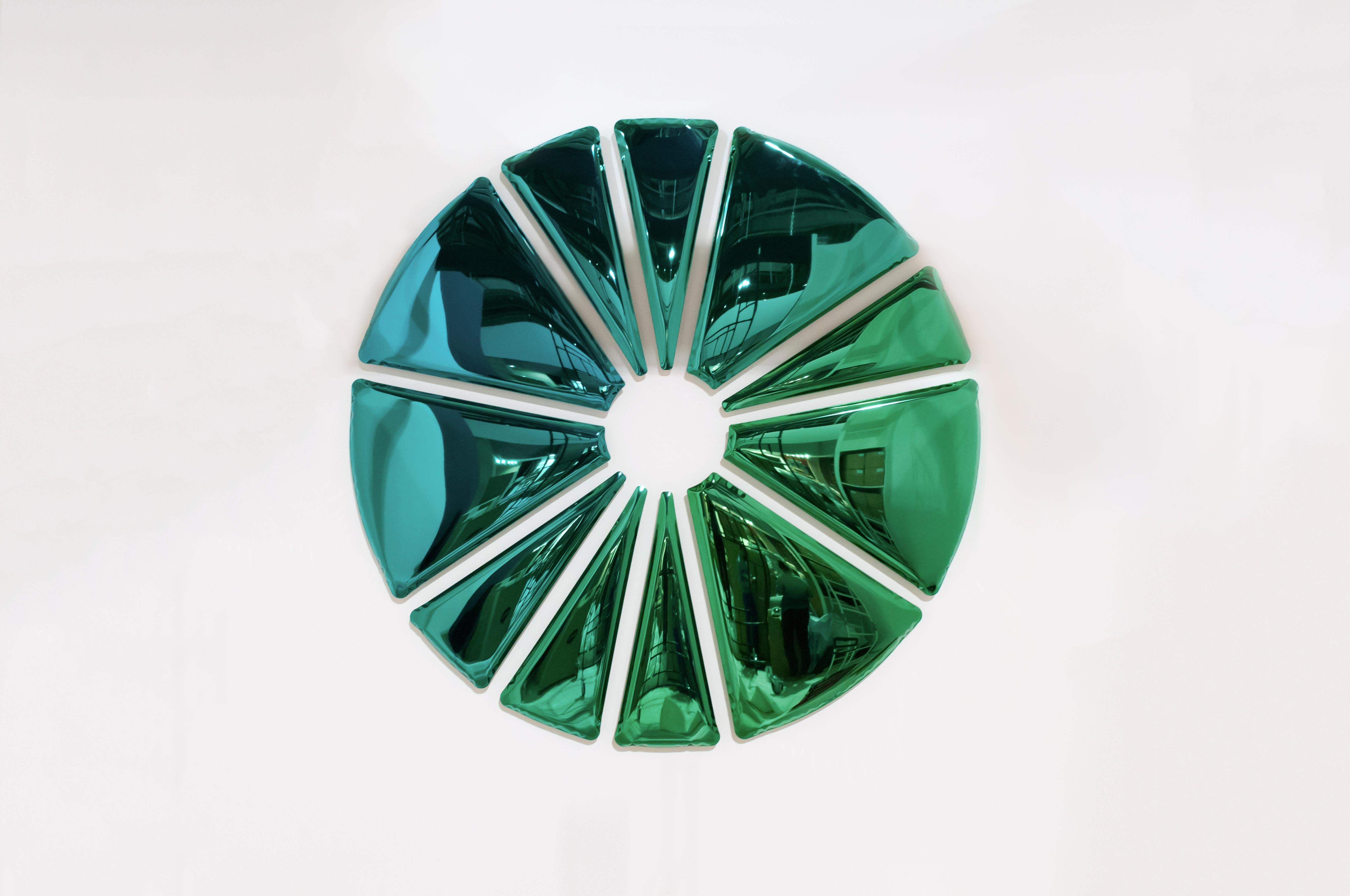 Nucleus 300 Polished Gradient of Emerald and Sapphire Color Stainless Steel Wall For Sale 3