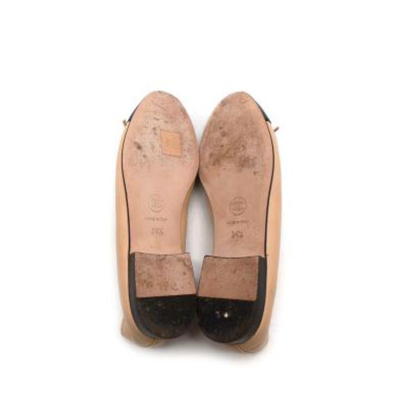 Brown Nude-beige & black leather CC toe cap ballerinas For Sale