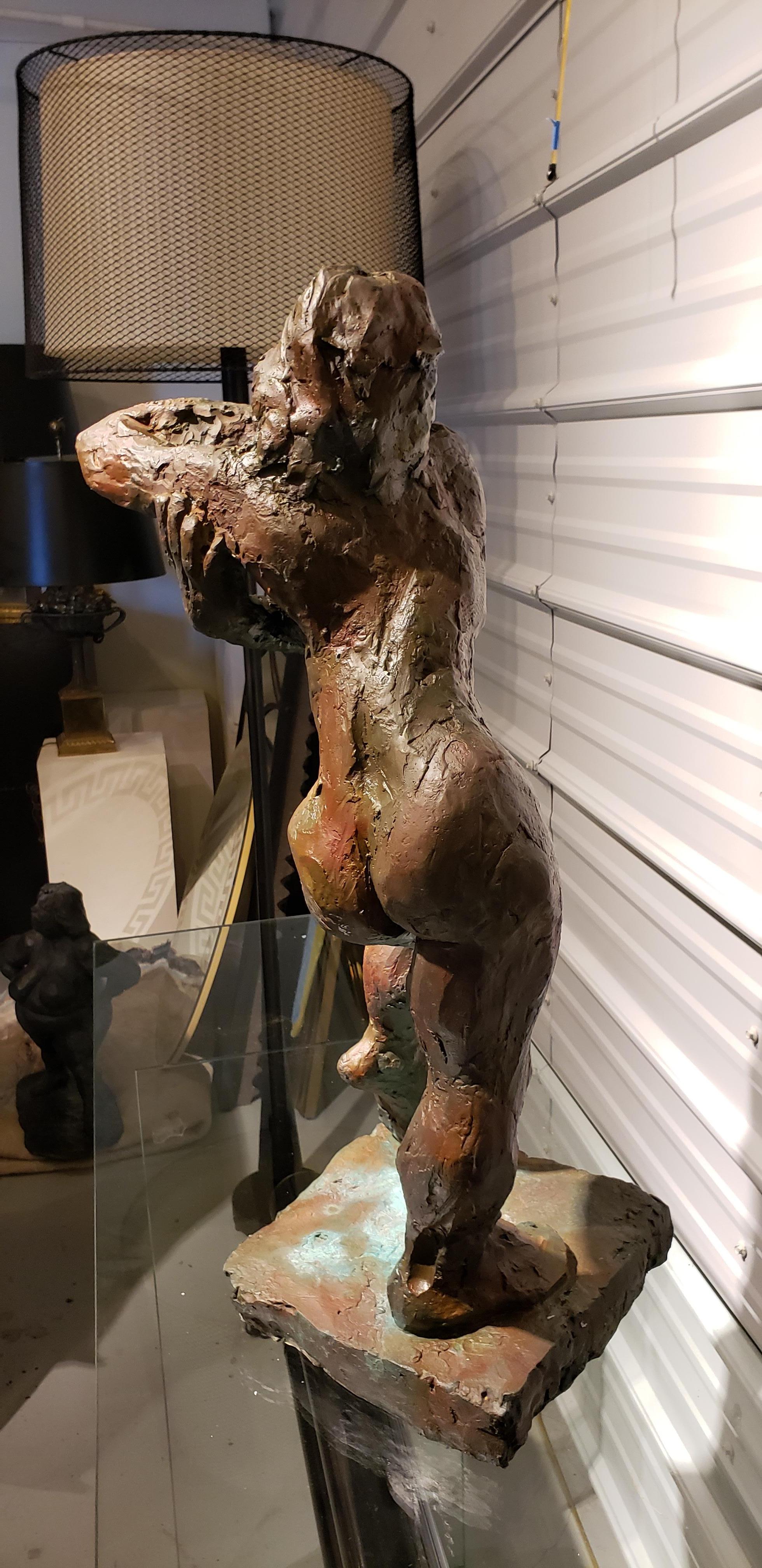 Nudefarbene Bronze-Skulptur von James Maher (Moderne der Mitte des Jahrhunderts) im Angebot