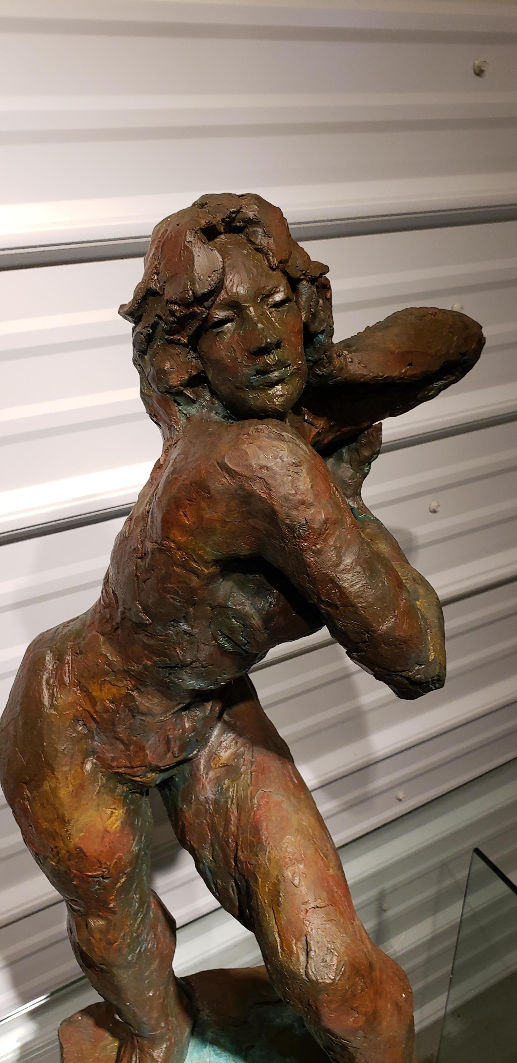 Nudefarbene Bronze-Skulptur von James Maher im Angebot 2
