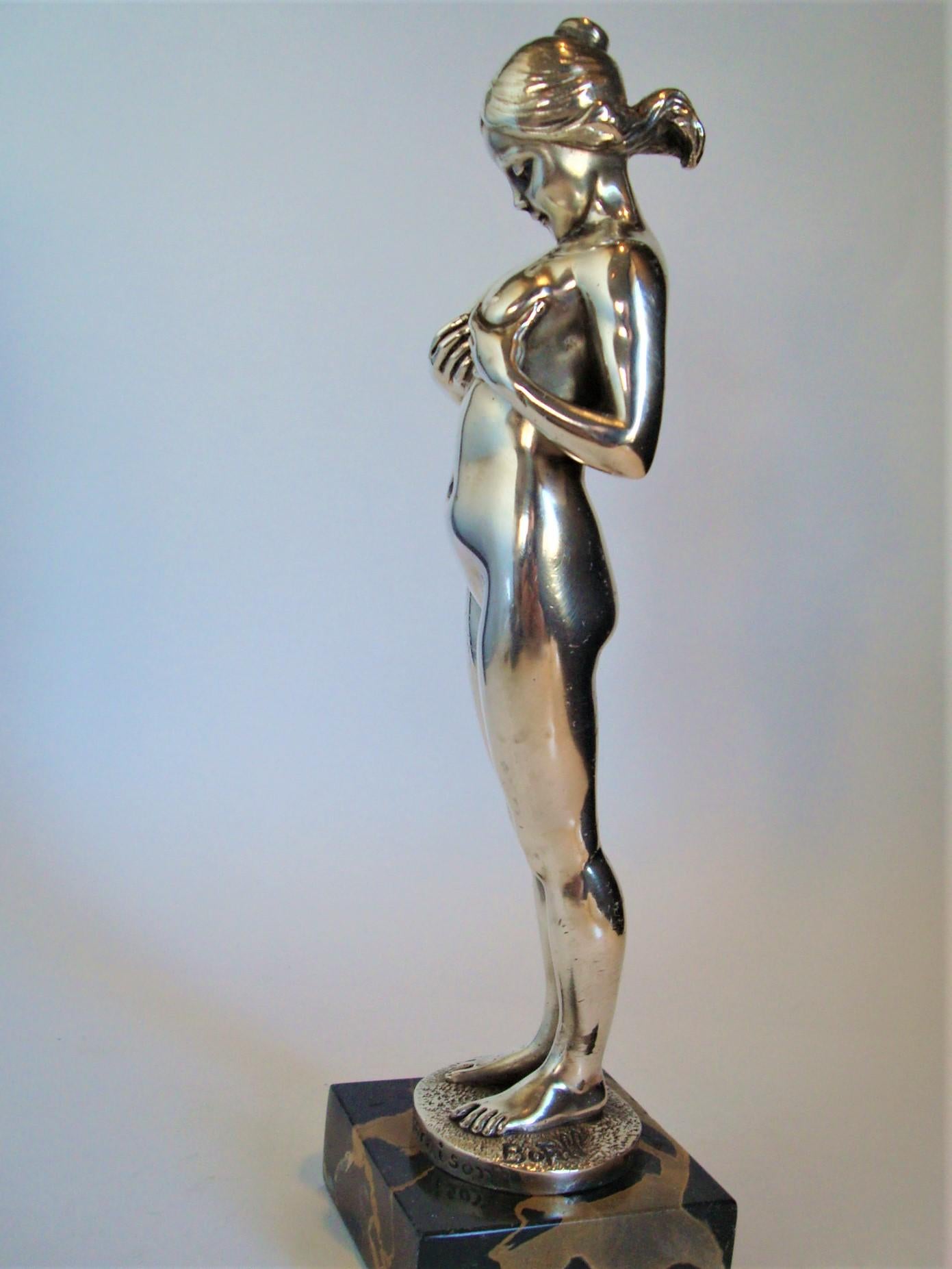 Mascota de coche desnuda / Adorno de capota, de Antoine Bofill, francés, circa 1920 Plateado en venta