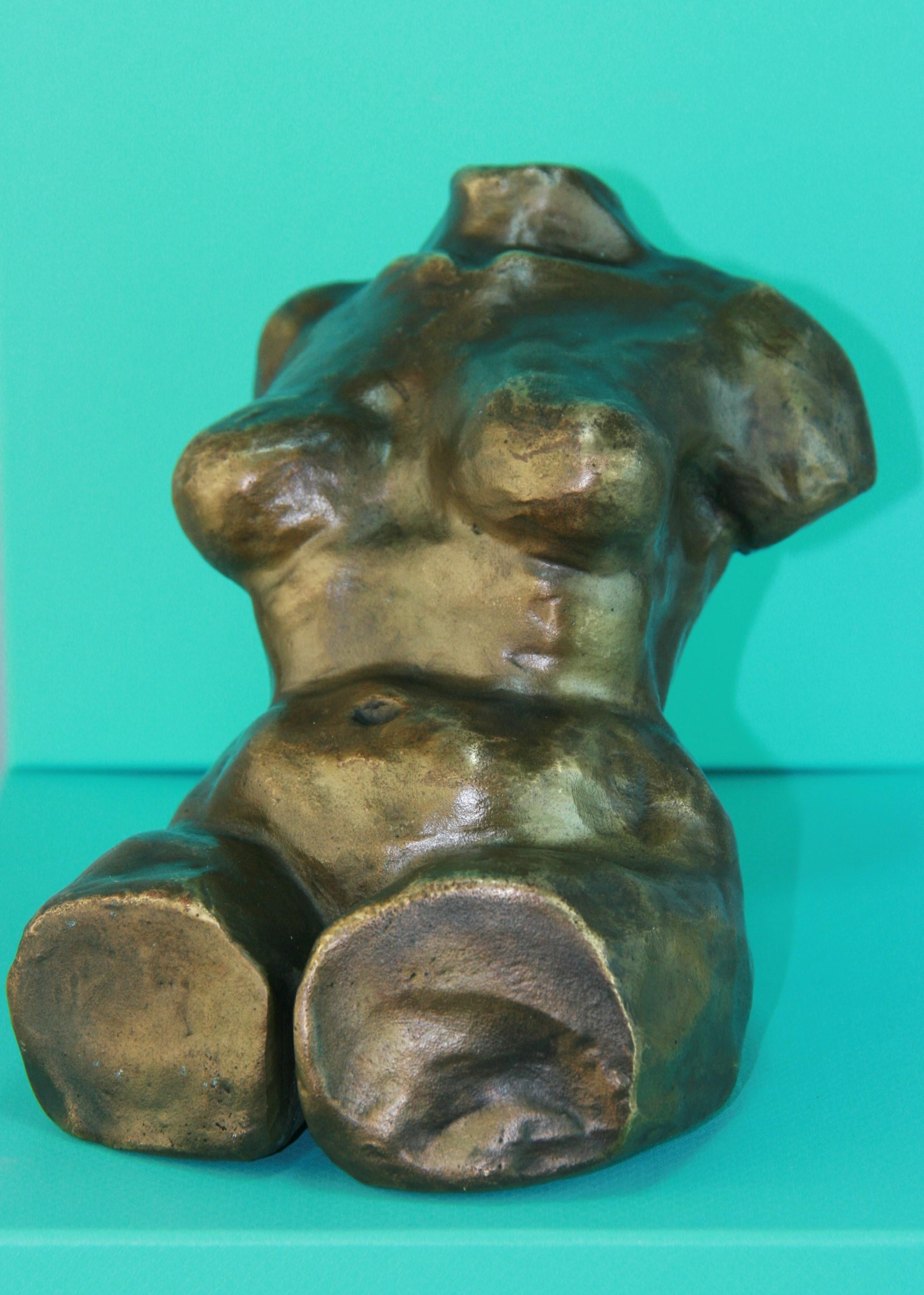 Sculpture française de femme nue en bronze coulé.