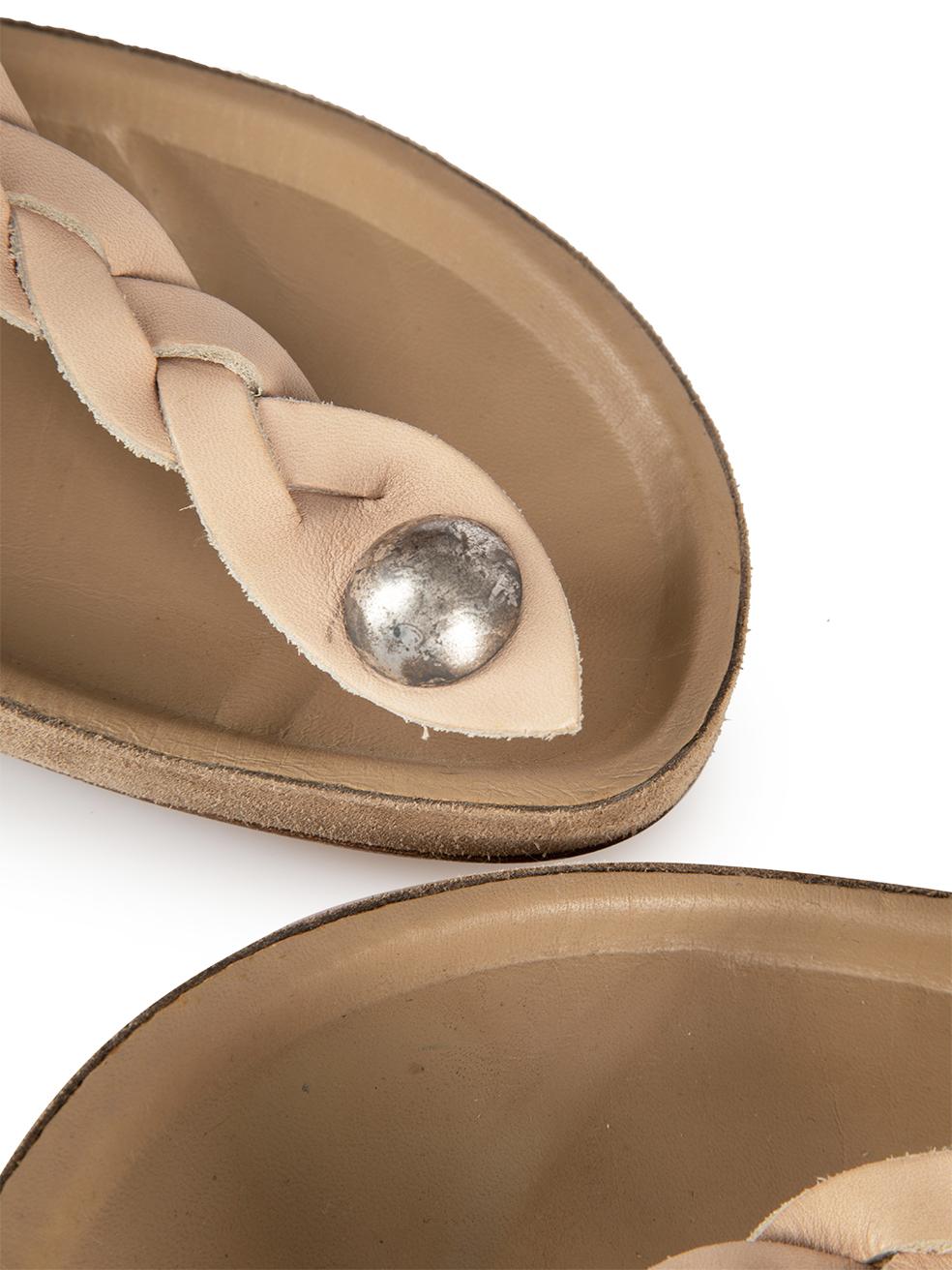Nudefarbene Brook-Sandalen aus Leder mit geflochtenem Riemen Größe IT 38 im Angebot 3